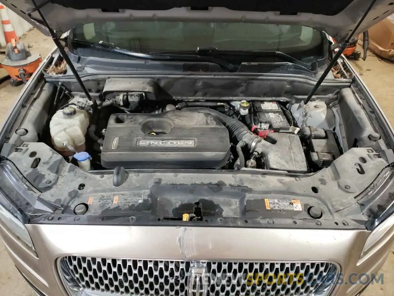 12 fotografías del automóvil dañado 2LMPJ6L99KBL16961 LINCOLN NAUTILUS 2019