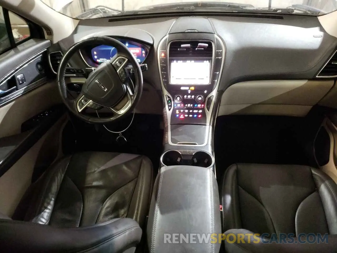 8 fotografías del automóvil dañado 2LMPJ6L99KBL16961 LINCOLN NAUTILUS 2019
