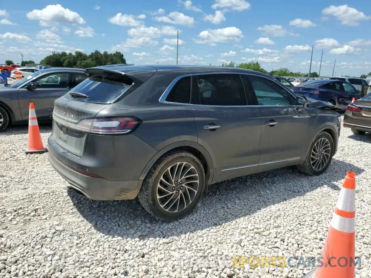 3 fotografías del automóvil dañado 2LMPJ6L9XKBL51296 LINCOLN NAUTILUS 2019