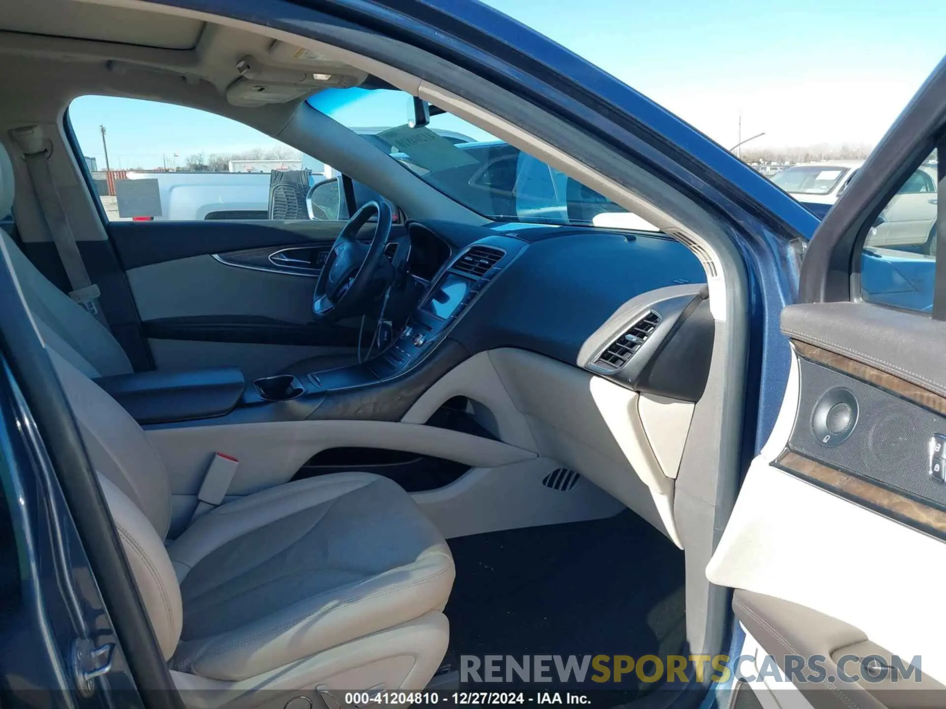 5 fotografías del automóvil dañado 2LMPJ6LP3KBL51283 LINCOLN NAUTILUS 2019