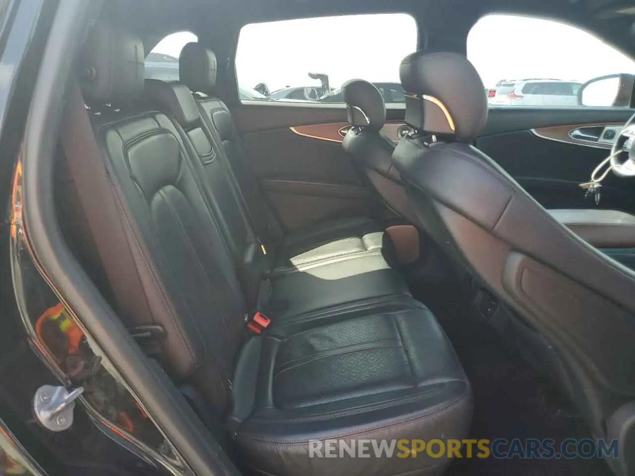 11 fotografías del automóvil dañado 2LMPJ7JP2KBL53227 LINCOLN NAUTILUS 2019
