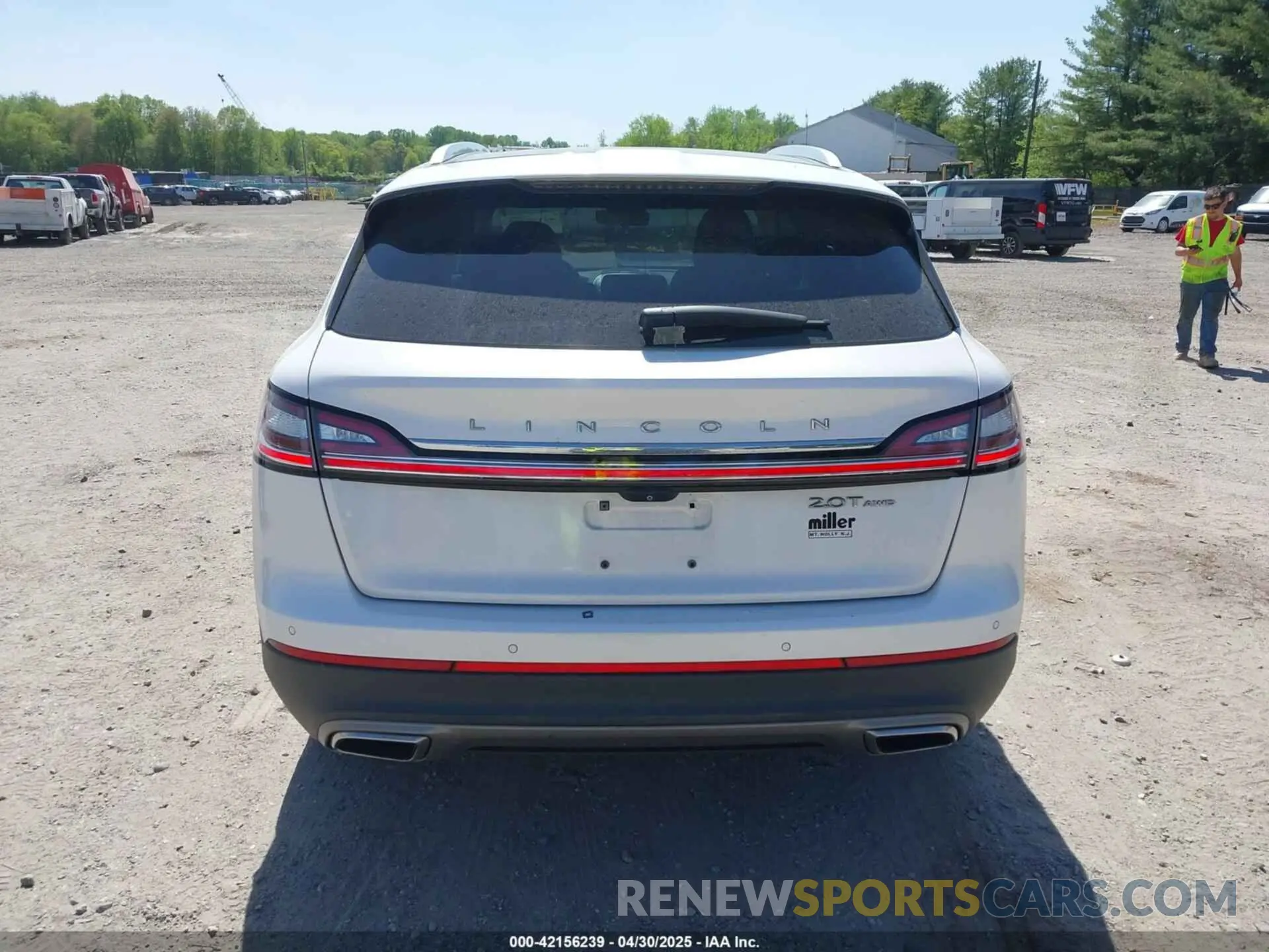 16 fotografías del automóvil dañado 2LMPJ8K92KBL11856 LINCOLN NAUTILUS 2019