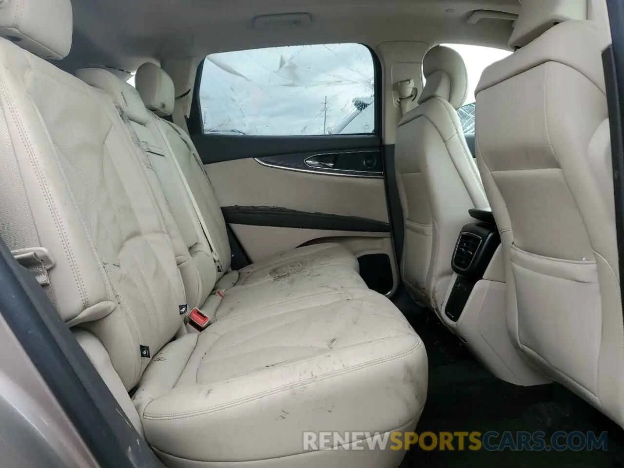 11 fotografías del automóvil dañado 2LMPJ8L90KBL63291 LINCOLN NAUTILUS 2019