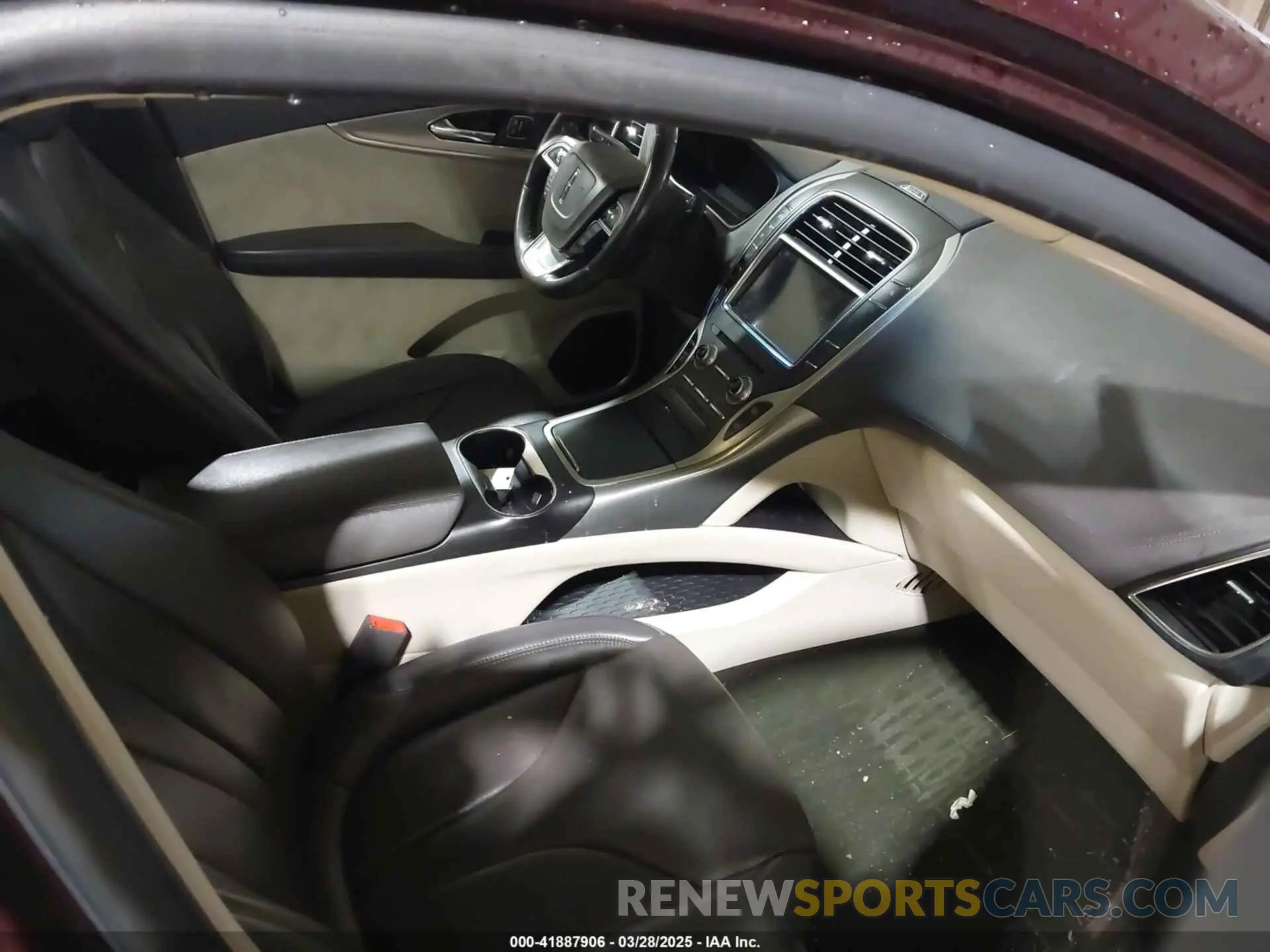 5 fotografías del automóvil dañado 2LMPJ8L92KBL42653 LINCOLN NAUTILUS 2019