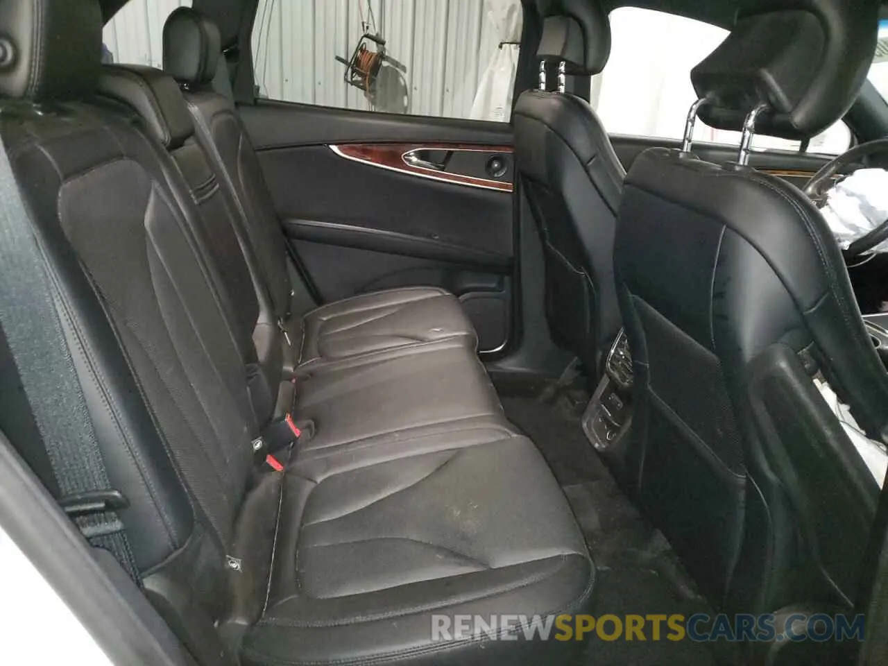 11 fotografías del automóvil dañado 2LMPJ8L96KBL17870 LINCOLN NAUTILUS 2019