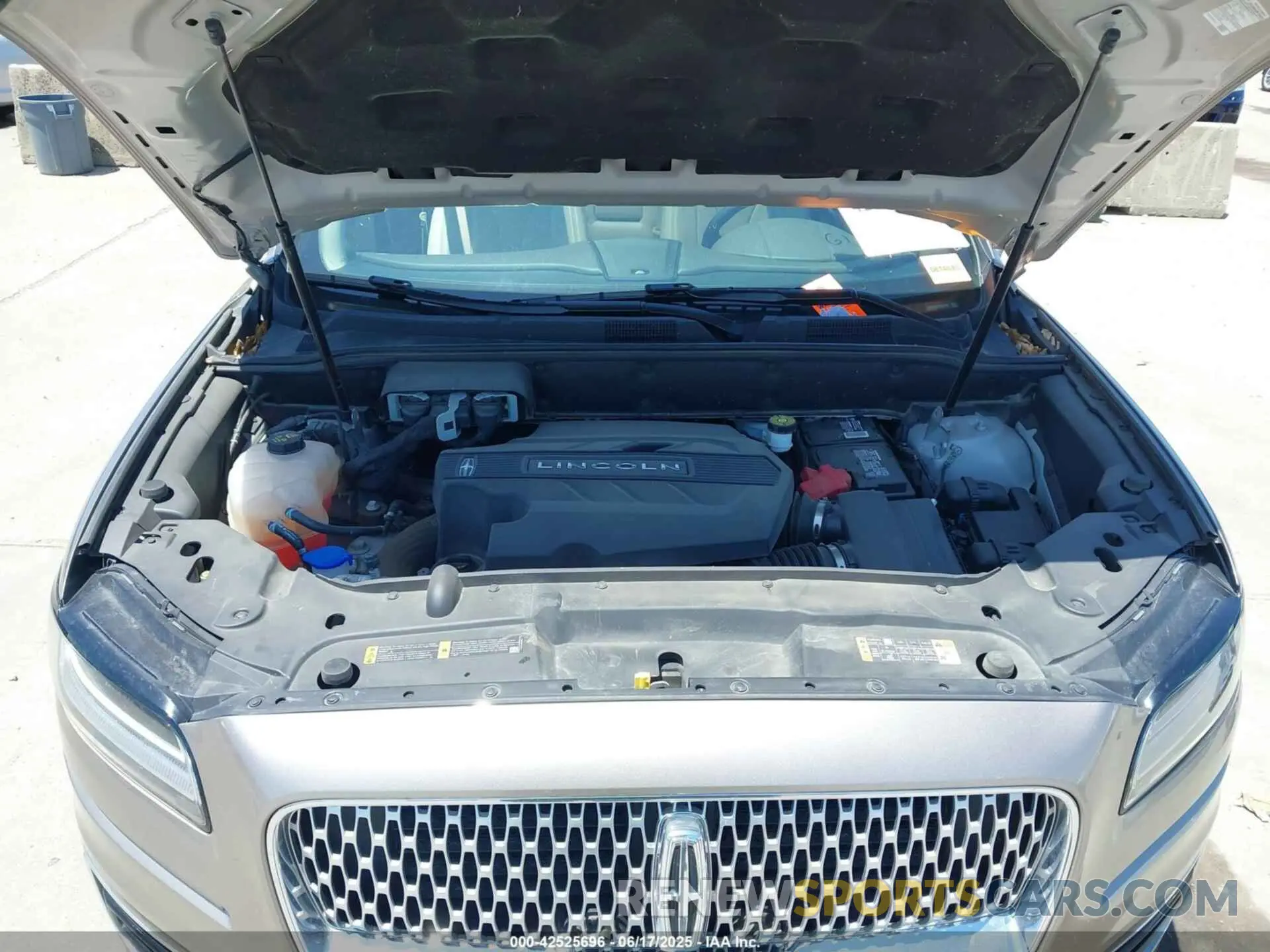 10 fotografías del automóvil dañado 2LMPJ8LP2KBL19503 LINCOLN NAUTILUS 2019