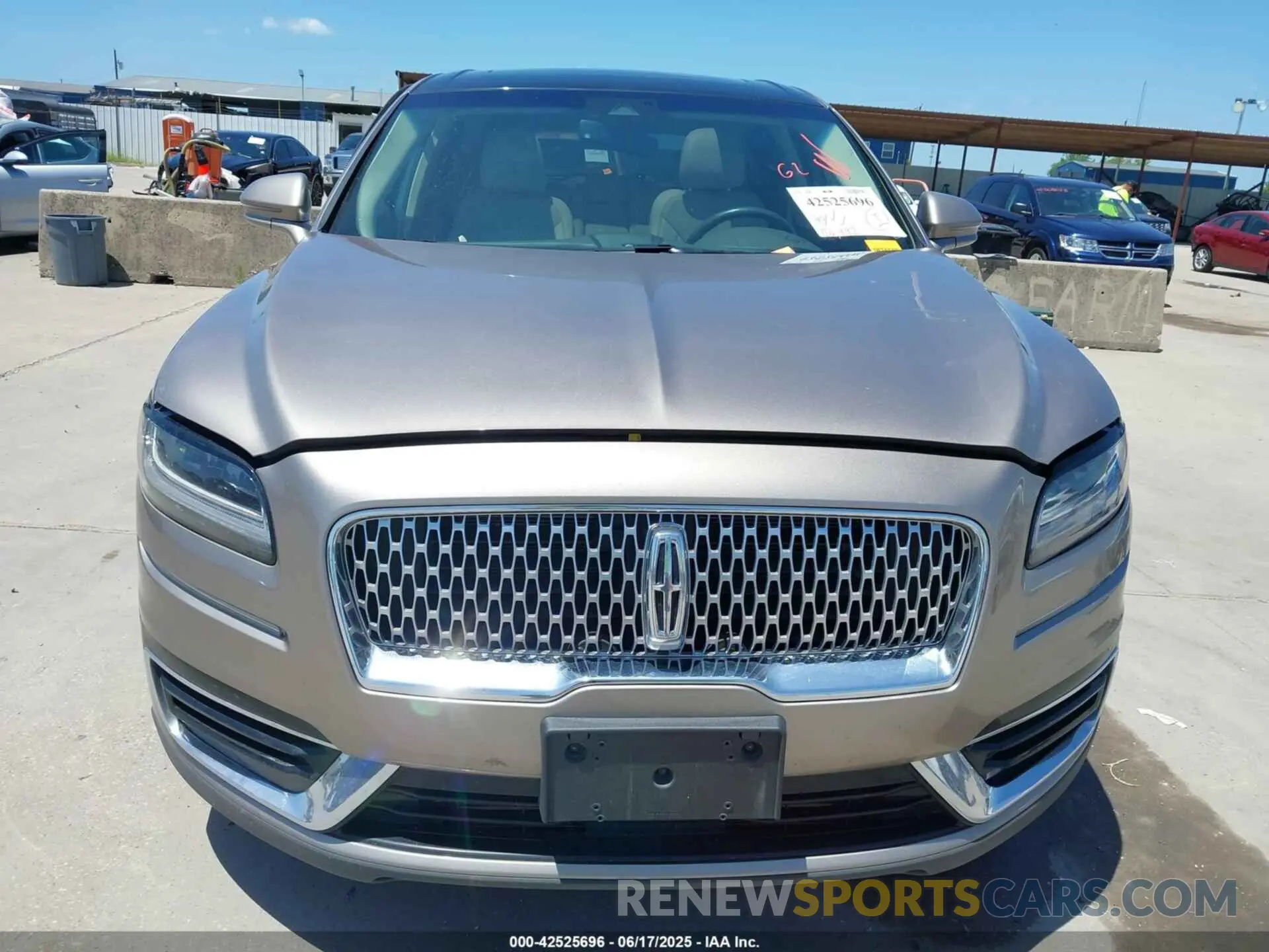 12 fotografías del automóvil dañado 2LMPJ8LP2KBL19503 LINCOLN NAUTILUS 2019