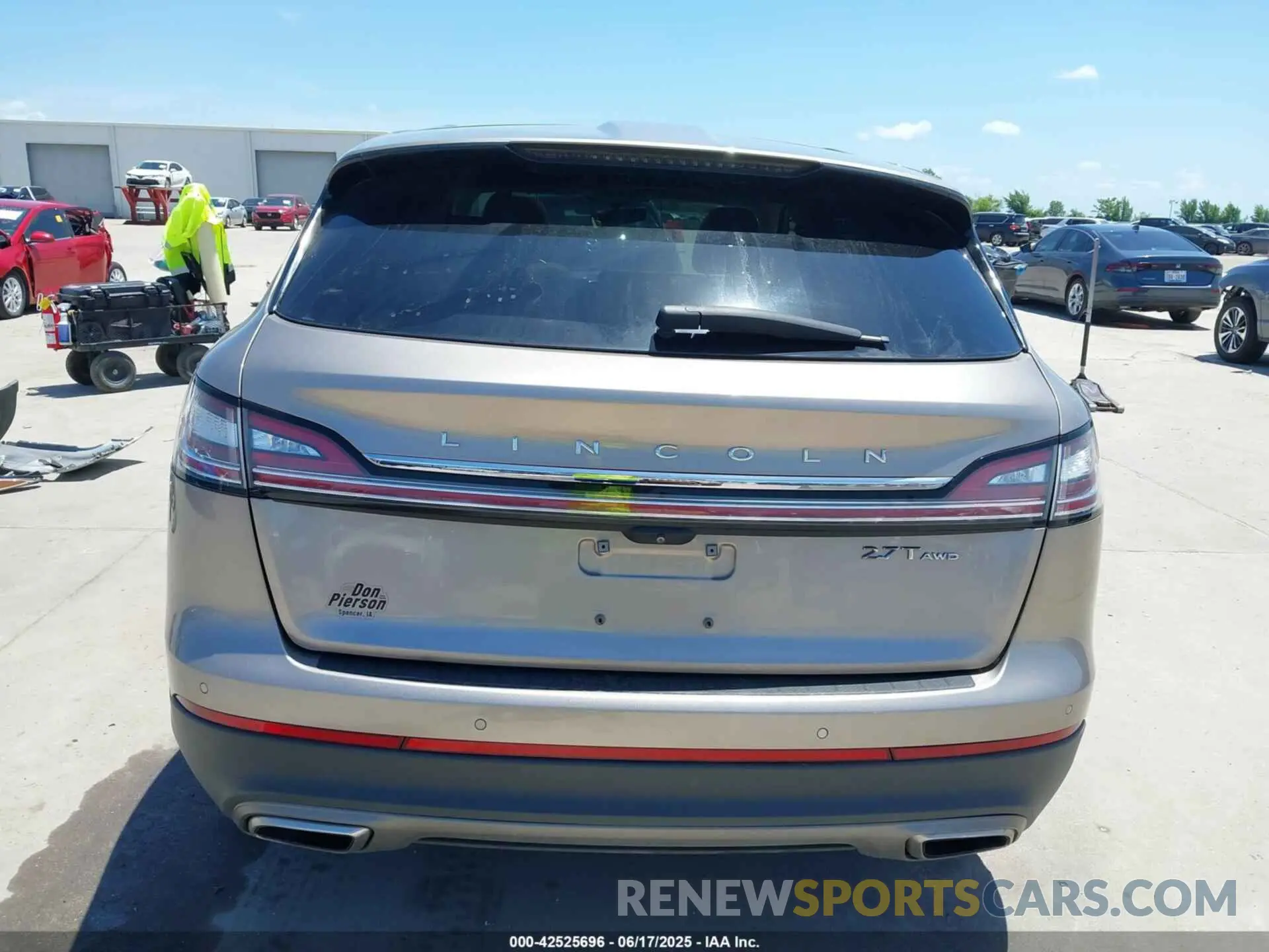 16 fotografías del automóvil dañado 2LMPJ8LP2KBL19503 LINCOLN NAUTILUS 2019