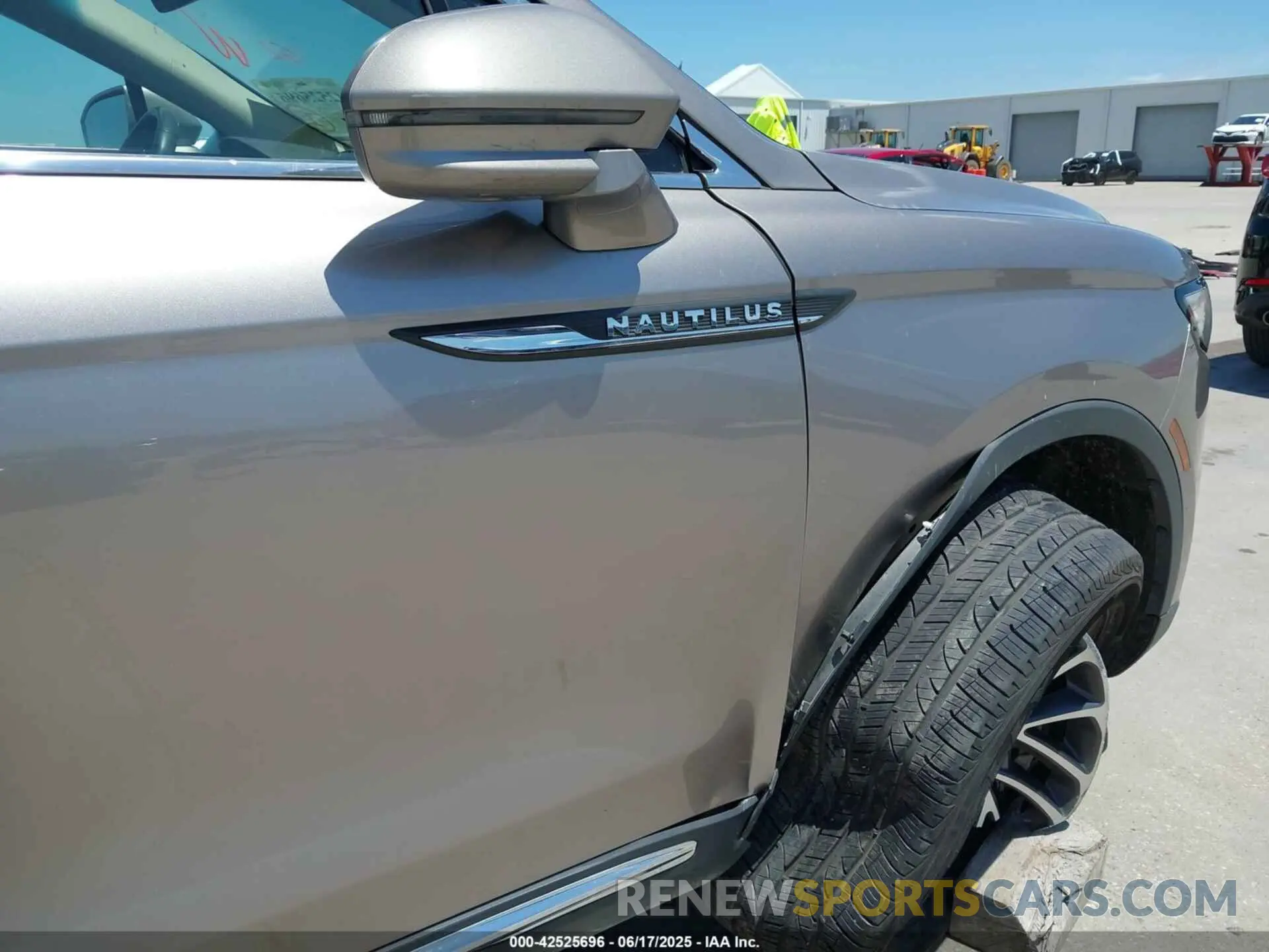 18 fotografías del automóvil dañado 2LMPJ8LP2KBL19503 LINCOLN NAUTILUS 2019