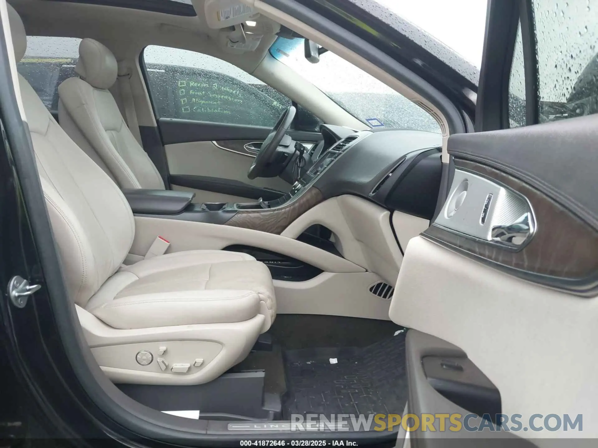 5 fotografías del automóvil dañado 2LMPJ8LP4KBL16344 LINCOLN NAUTILUS 2019
