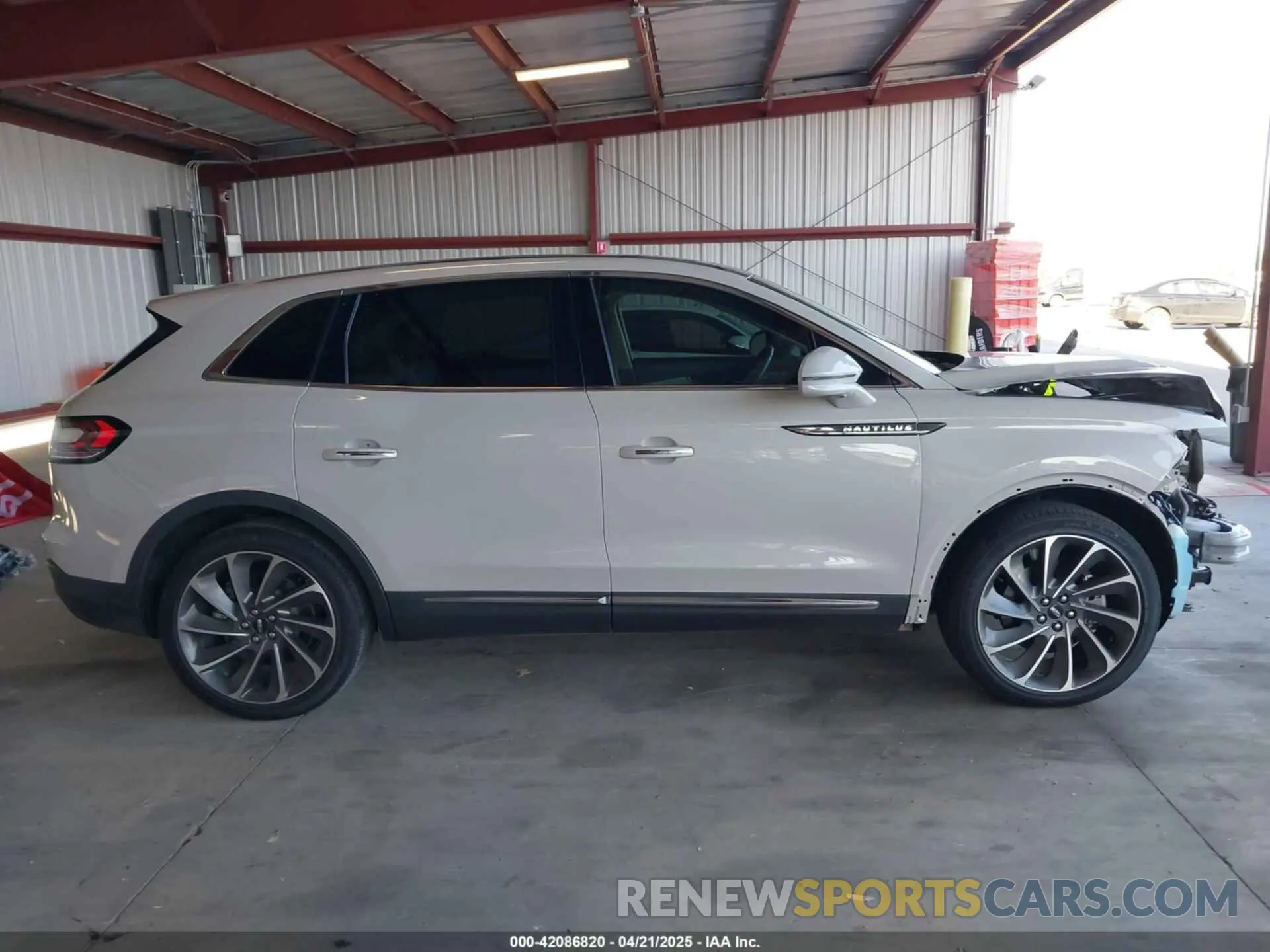 14 fotografías del automóvil dañado 2LMPJ8LP9KBL41756 LINCOLN NAUTILUS 2019