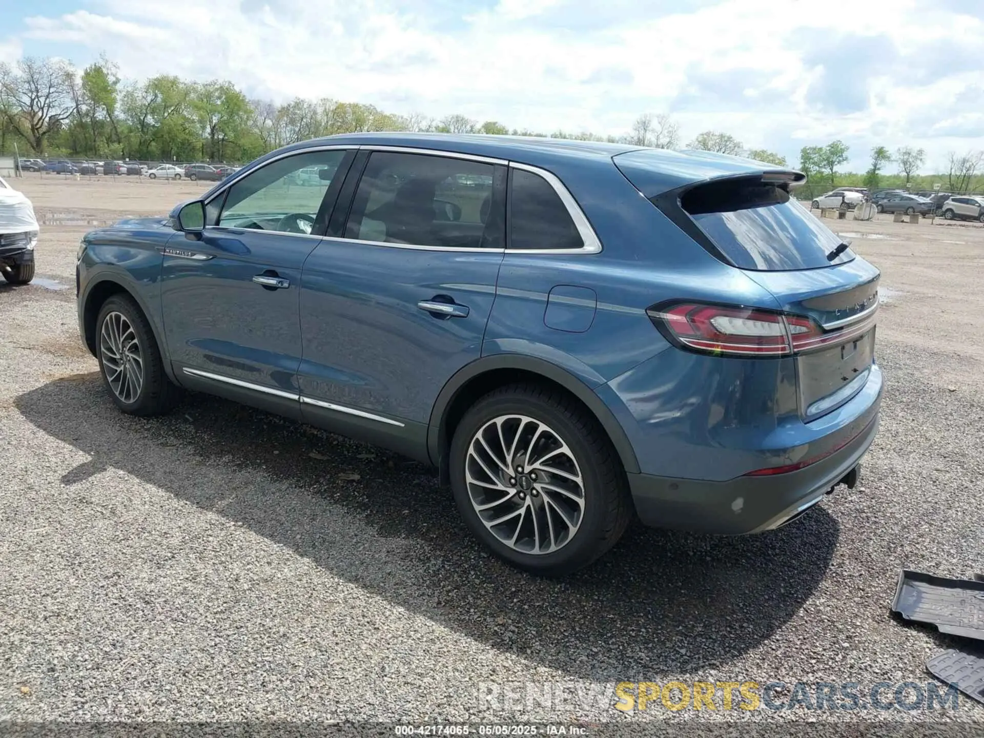 3 fotografías del automóvil dañado 2LMPJ8LPXKBL13447 LINCOLN NAUTILUS 2019