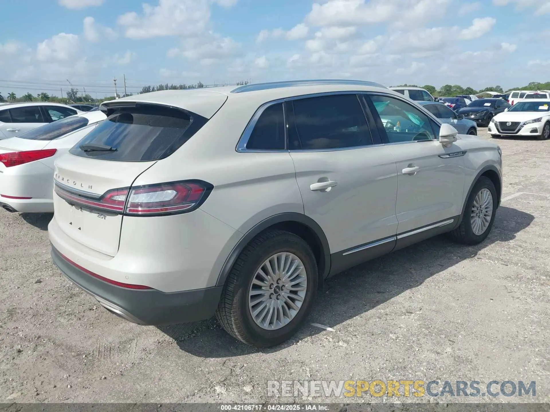4 fotografías del automóvil dañado 2LMPJ6J95LBL09249 LINCOLN NAUTILUS 2020