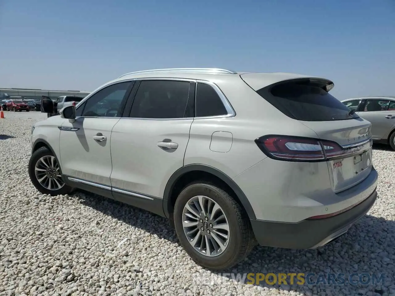 2 fotografías del automóvil dañado 2LMPJ6J96LBL14881 LINCOLN NAUTILUS 2020