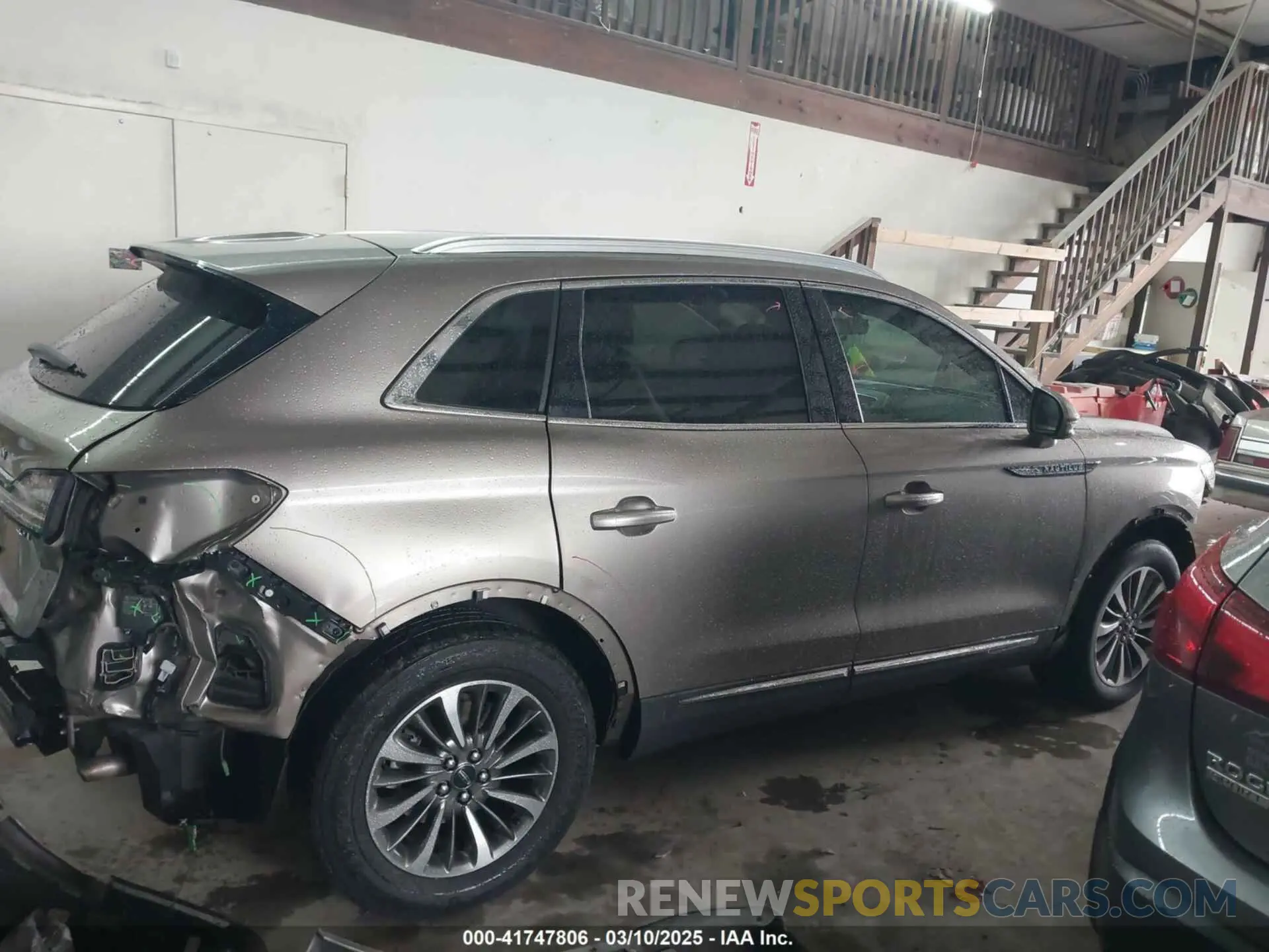 14 fotografías del automóvil dañado 2LMPJ6J98LBL15952 LINCOLN NAUTILUS 2020