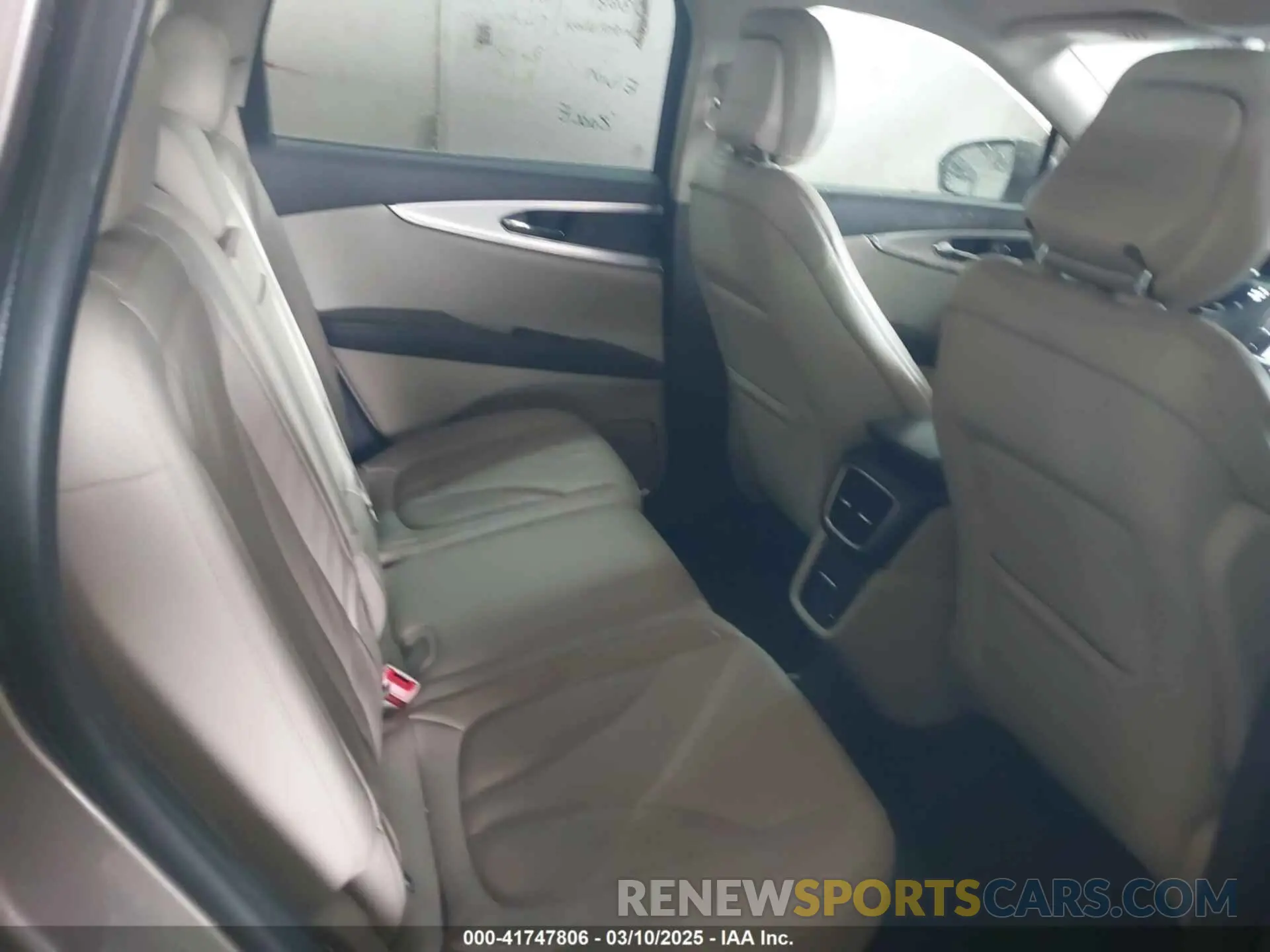 8 fotografías del automóvil dañado 2LMPJ6J98LBL15952 LINCOLN NAUTILUS 2020