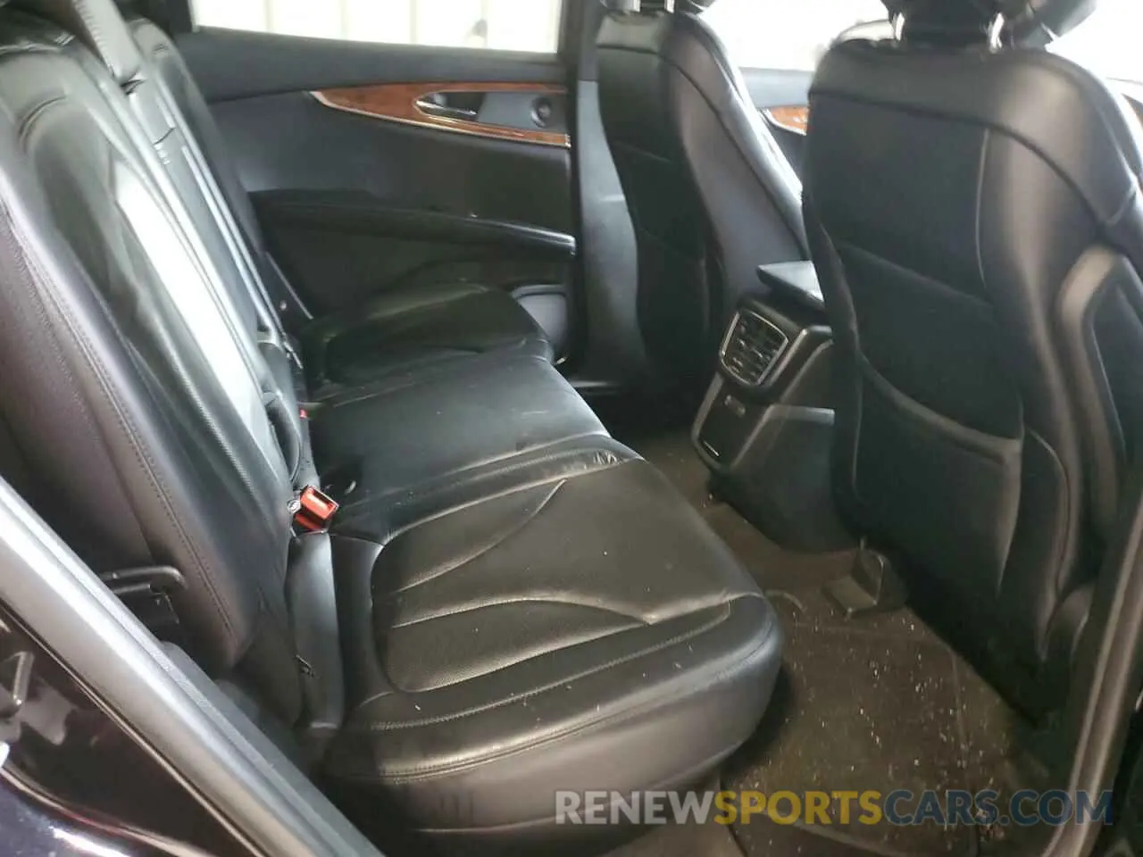 11 fotografías del automóvil dañado 2LMPJ6K90LBL14177 LINCOLN NAUTILUS 2020