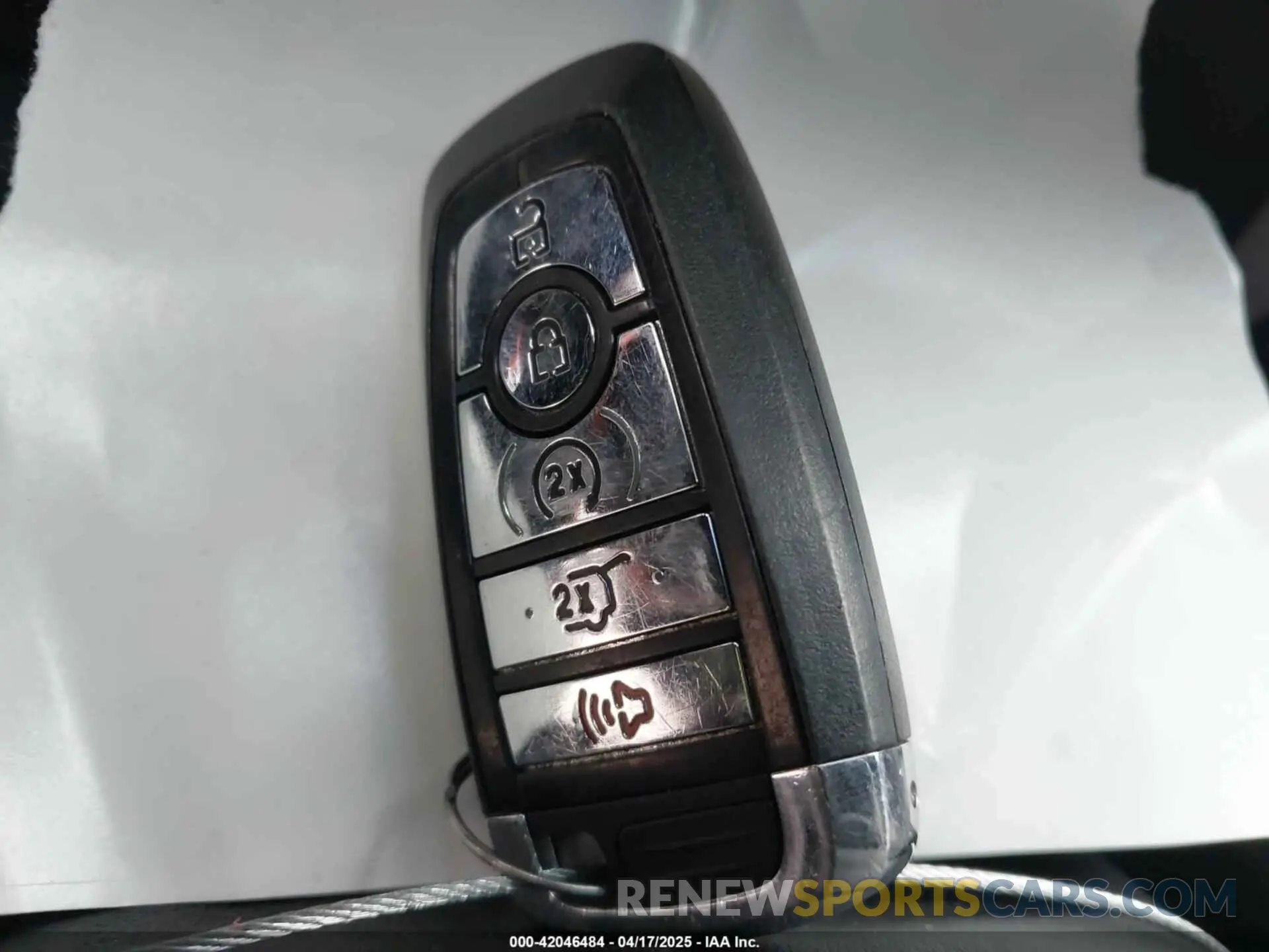 11 fotografías del automóvil dañado 2LMPJ8K93LBL23886 LINCOLN NAUTILUS 2020