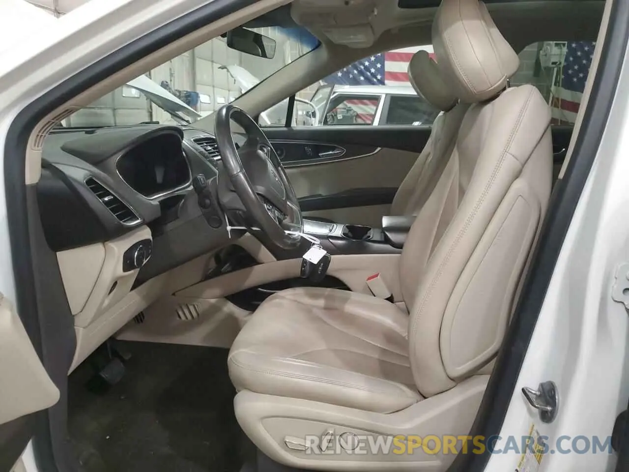 7 fotografías del automóvil dañado 2LMPJ8K9XLBL09709 LINCOLN NAUTILUS 2020