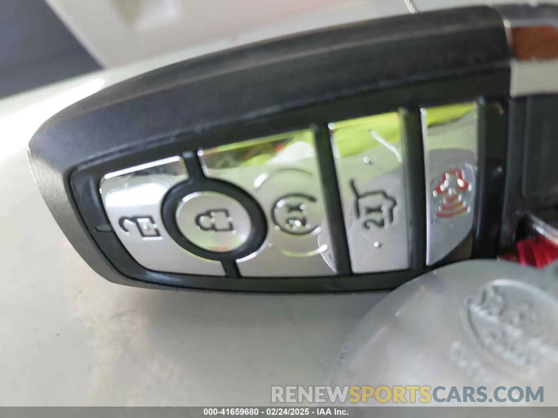 11 fotografías del automóvil dañado 2LMPJ8KP5LBL03637 LINCOLN NAUTILUS 2020