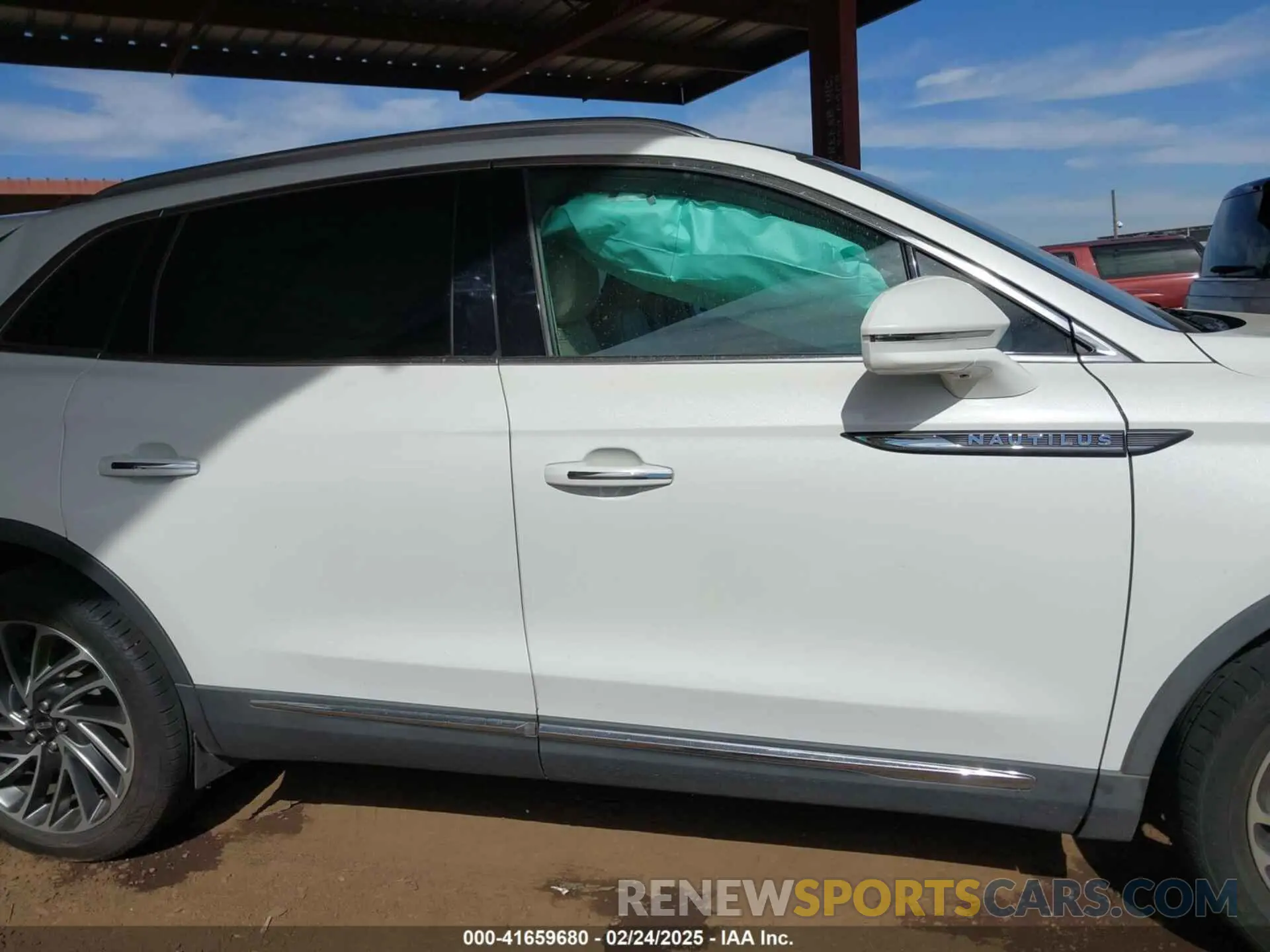 13 fotografías del automóvil dañado 2LMPJ8KP5LBL03637 LINCOLN NAUTILUS 2020