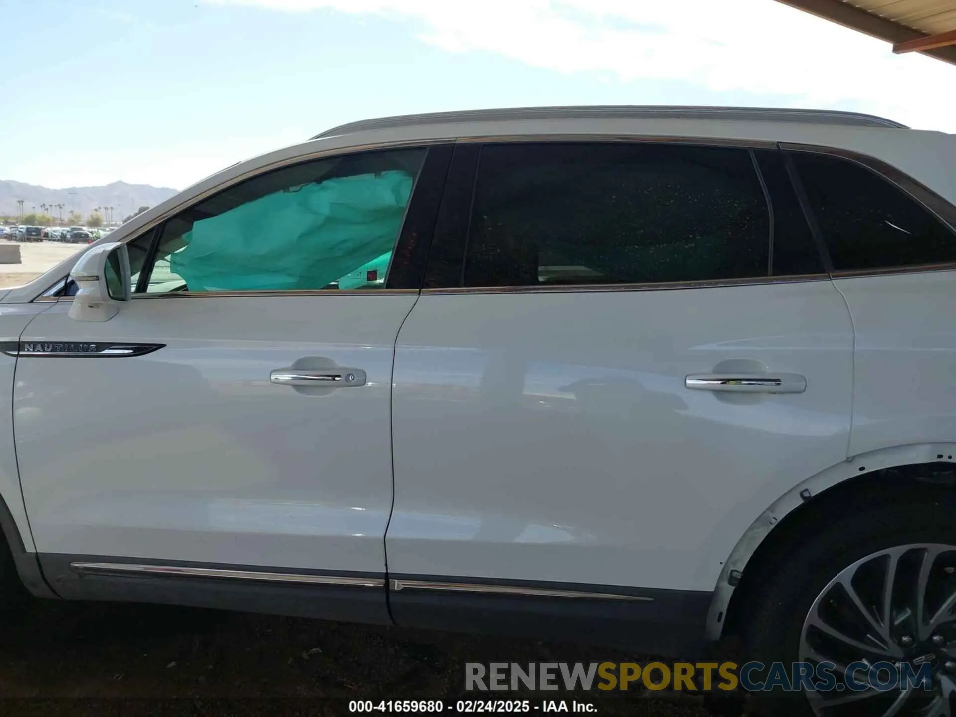 14 fotografías del automóvil dañado 2LMPJ8KP5LBL03637 LINCOLN NAUTILUS 2020