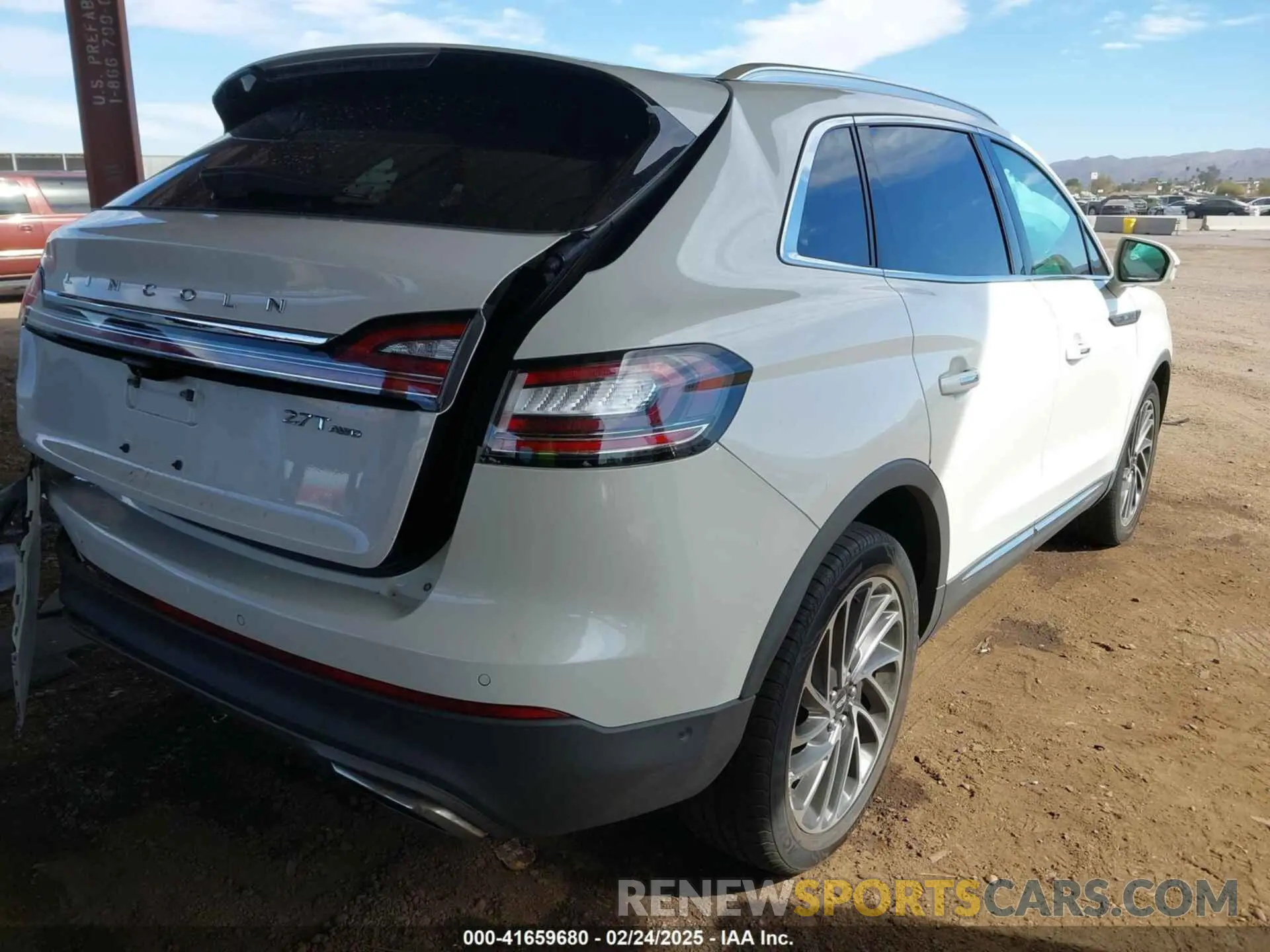 4 fotografías del automóvil dañado 2LMPJ8KP5LBL03637 LINCOLN NAUTILUS 2020