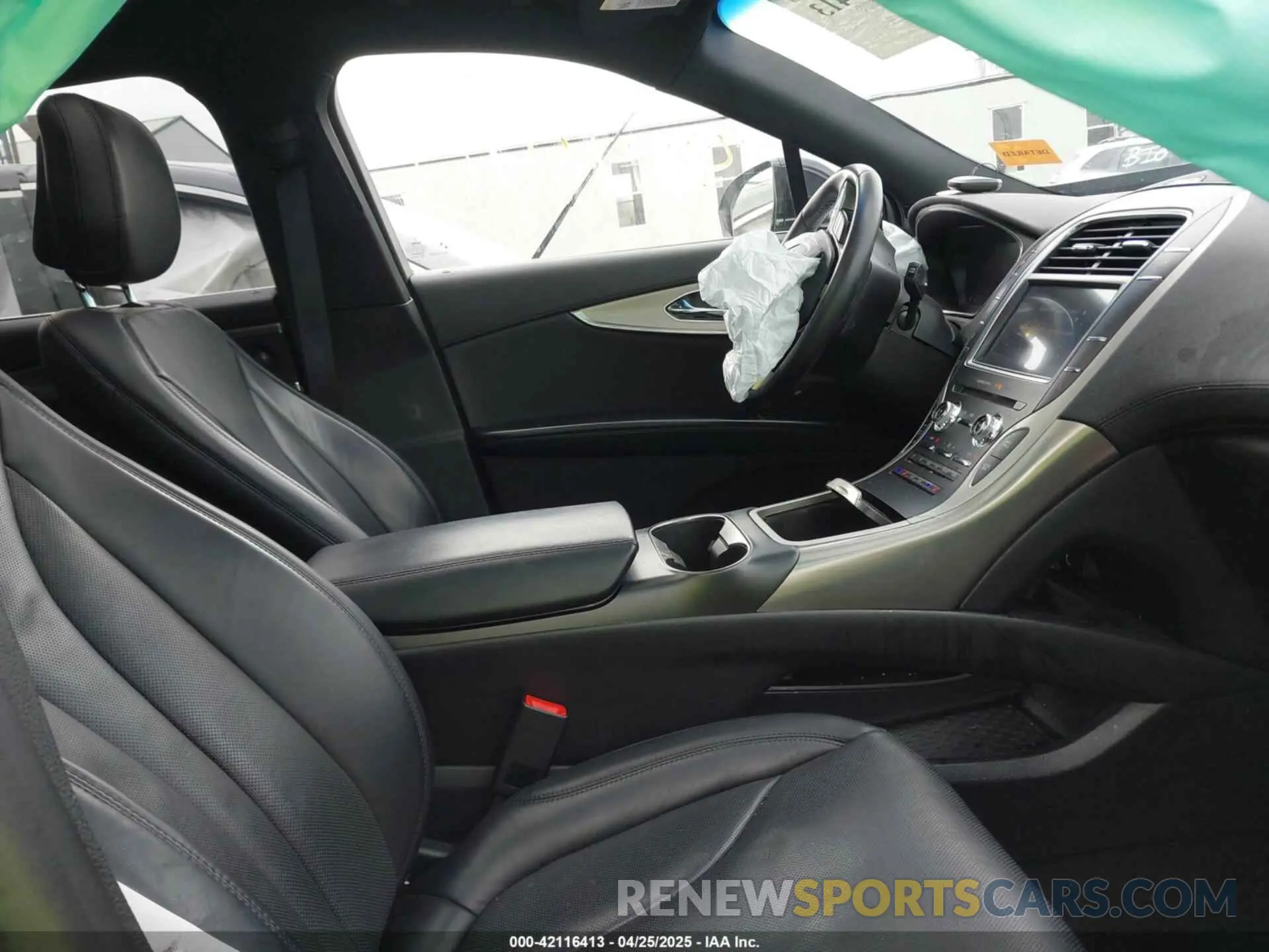 5 fotografías del automóvil dañado 2LMPJ8KP6LBL14744 LINCOLN NAUTILUS 2020
