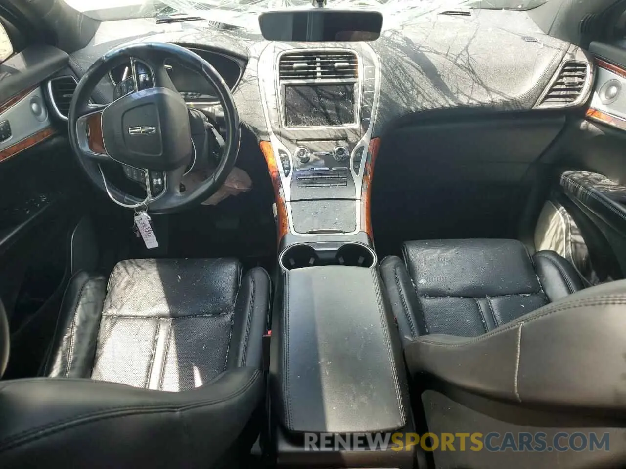 8 fotografías del automóvil dañado 2LMPJ8KP6LBL25811 LINCOLN NAUTILUS 2020