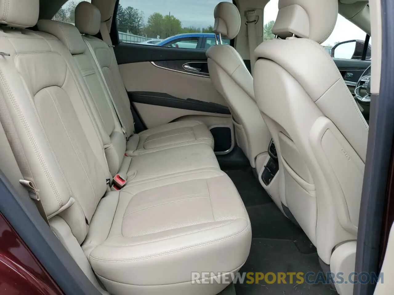 10 fotografías del automóvil dañado 2LMPJ8KPXLBL34009 LINCOLN NAUTILUS 2020