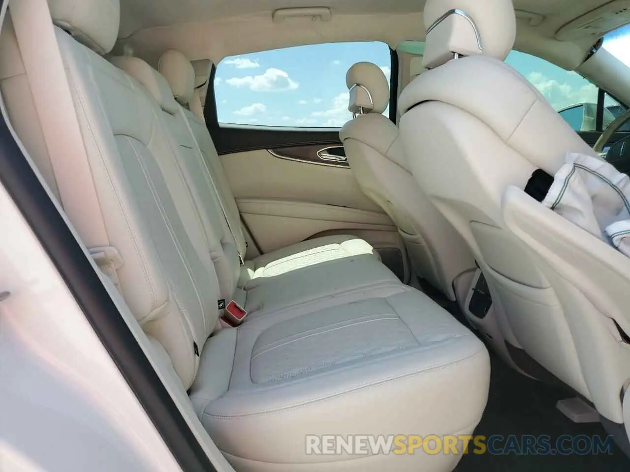 11 fotografías del automóvil dañado 2LMPJ9JP7LBL06868 LINCOLN NAUTILUS 2020