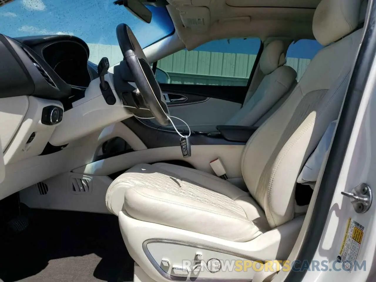 7 fotografías del automóvil dañado 2LMPJ9JP7LBL06868 LINCOLN NAUTILUS 2020
