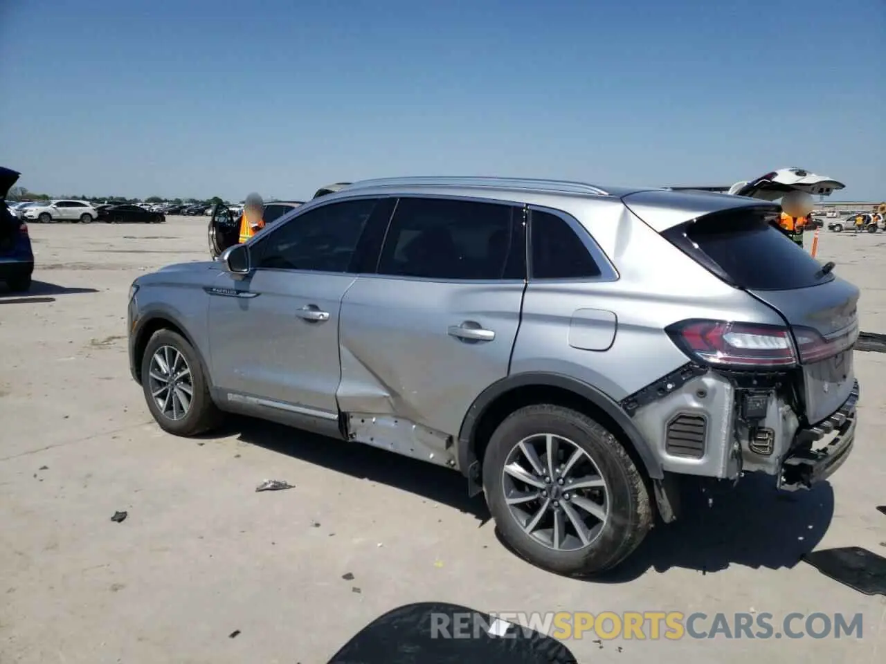 2 fotografías del automóvil dañado 2LMPJ6J98MBL10526 LINCOLN NAUTILUS 2021