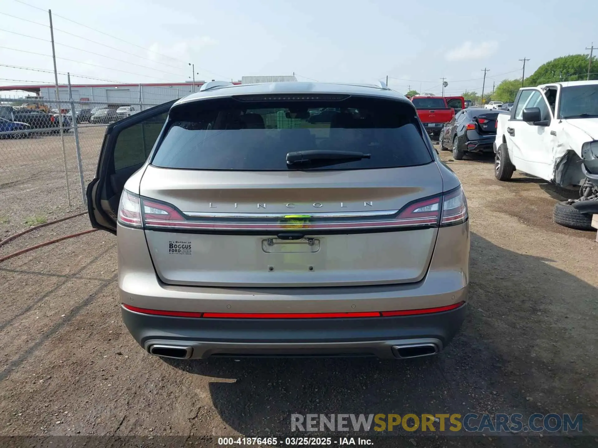 16 fotografías del automóvil dañado 2LMPJ6K94MBL06570 LINCOLN NAUTILUS 2021