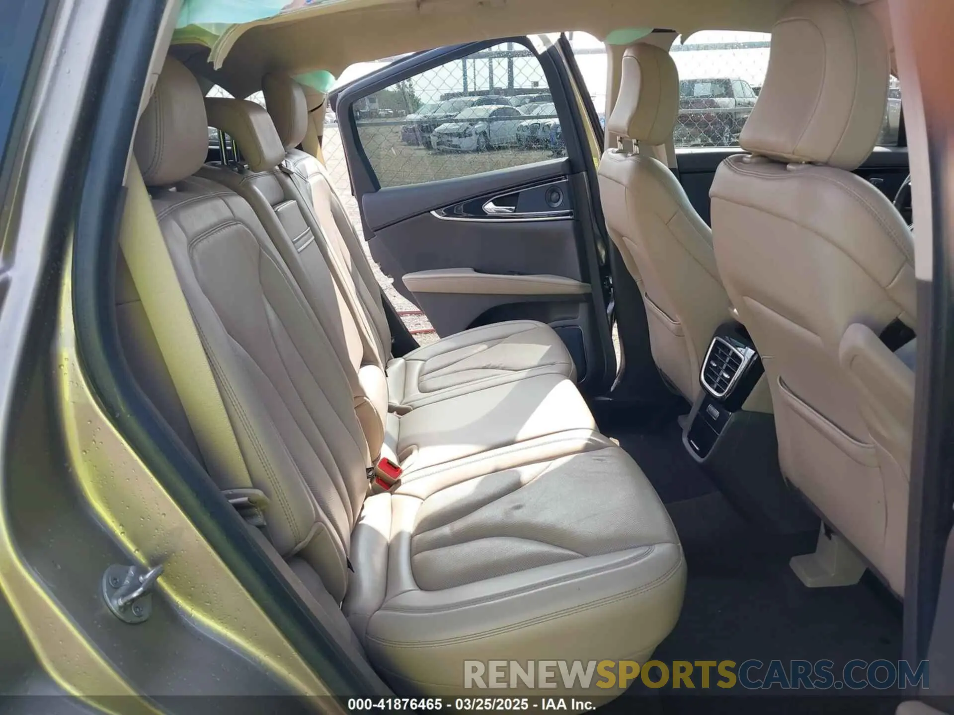 8 fotografías del automóvil dañado 2LMPJ6K94MBL06570 LINCOLN NAUTILUS 2021
