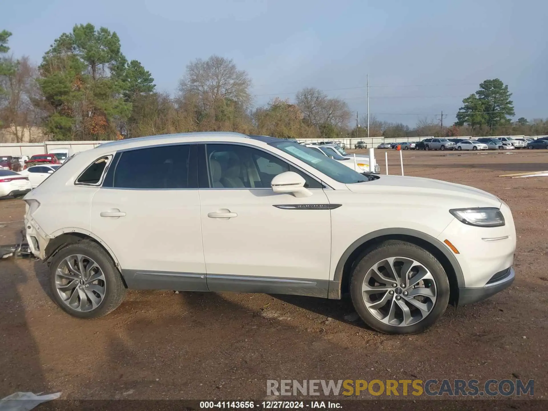 14 fotografías del automóvil dañado 2LMPJ6K96MBL03430 LINCOLN NAUTILUS 2021