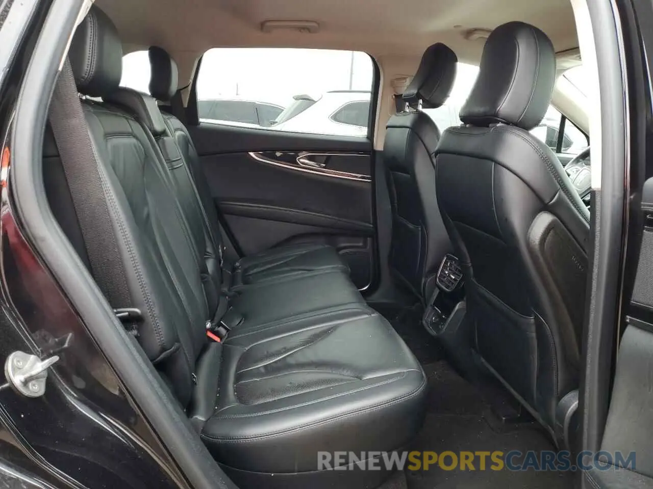 11 fotografías del automóvil dañado 2LMPJ8J95MBL08020 LINCOLN NAUTILUS 2021