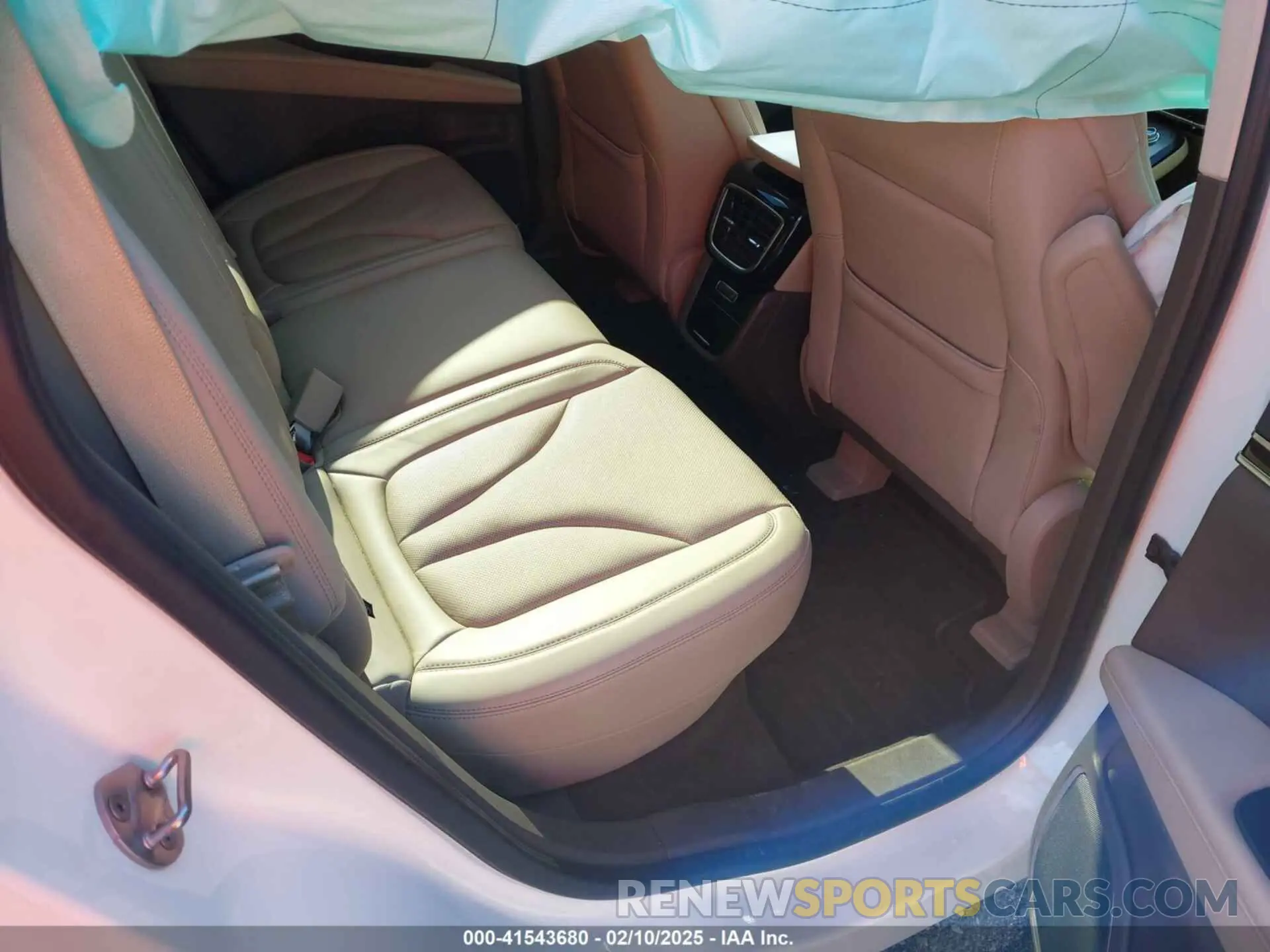 8 fotografías del automóvil dañado 2LMPJ8K96MBL05075 LINCOLN NAUTILUS 2021