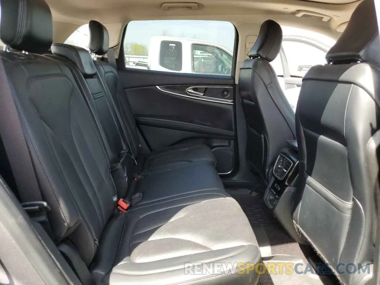 10 fotografías del automóvil dañado 2LMPJ8KP6MBL02871 LINCOLN NAUTILUS 2021
