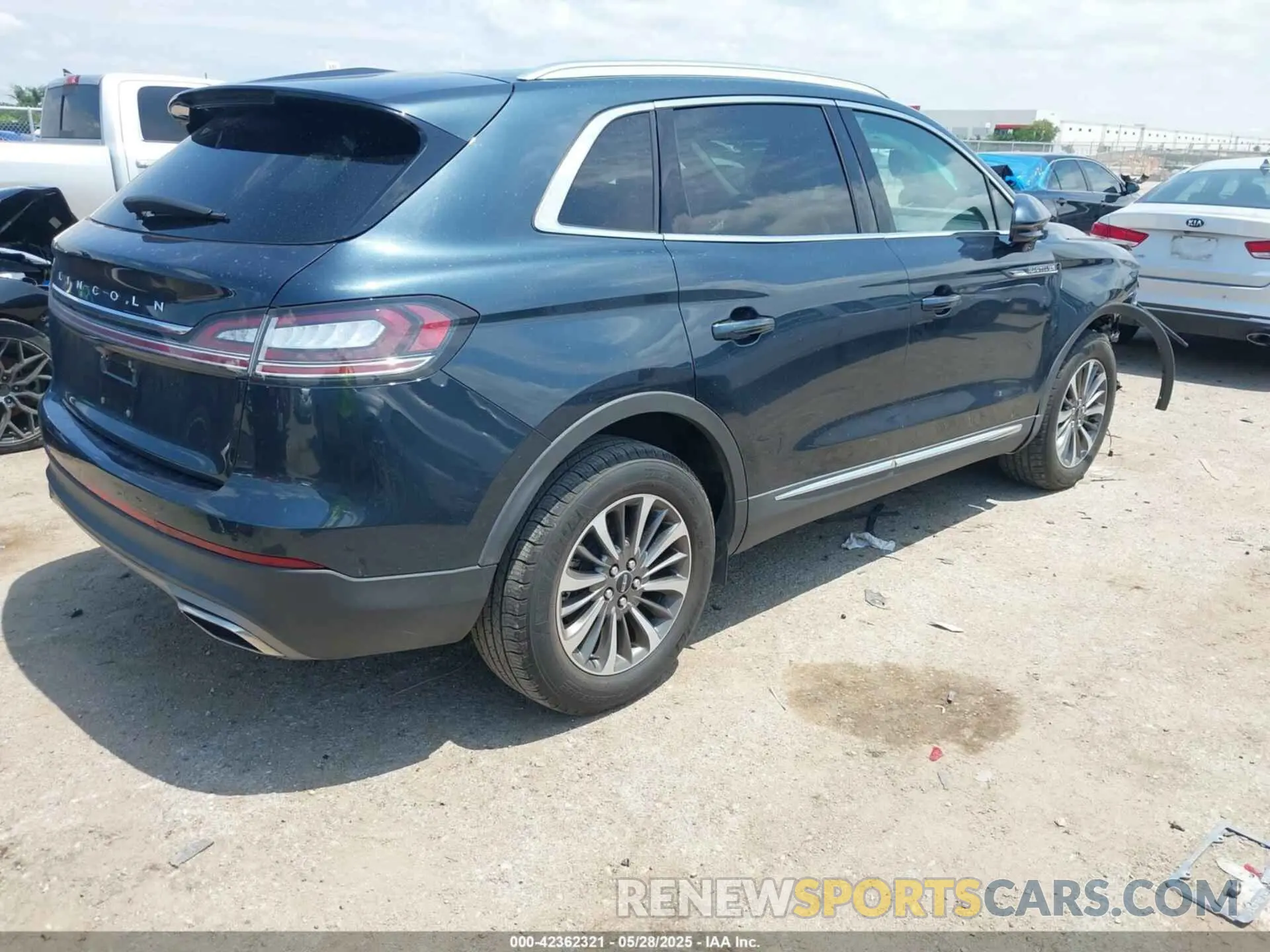 4 fotografías del automóvil dañado 2LMPJ6K92NBL04107 LINCOLN NAUTILUS 2022
