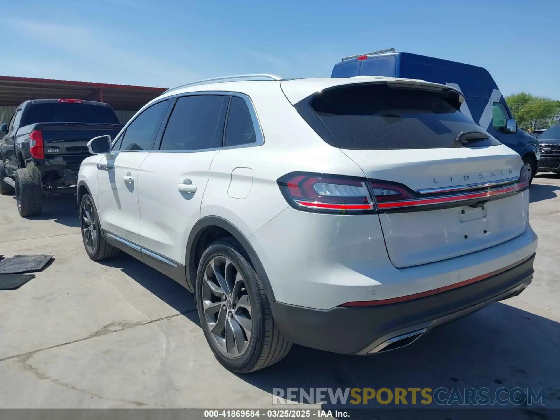 3 fotografías del automóvil dañado 2LMPJ6K99NBL07540 LINCOLN NAUTILUS 2022