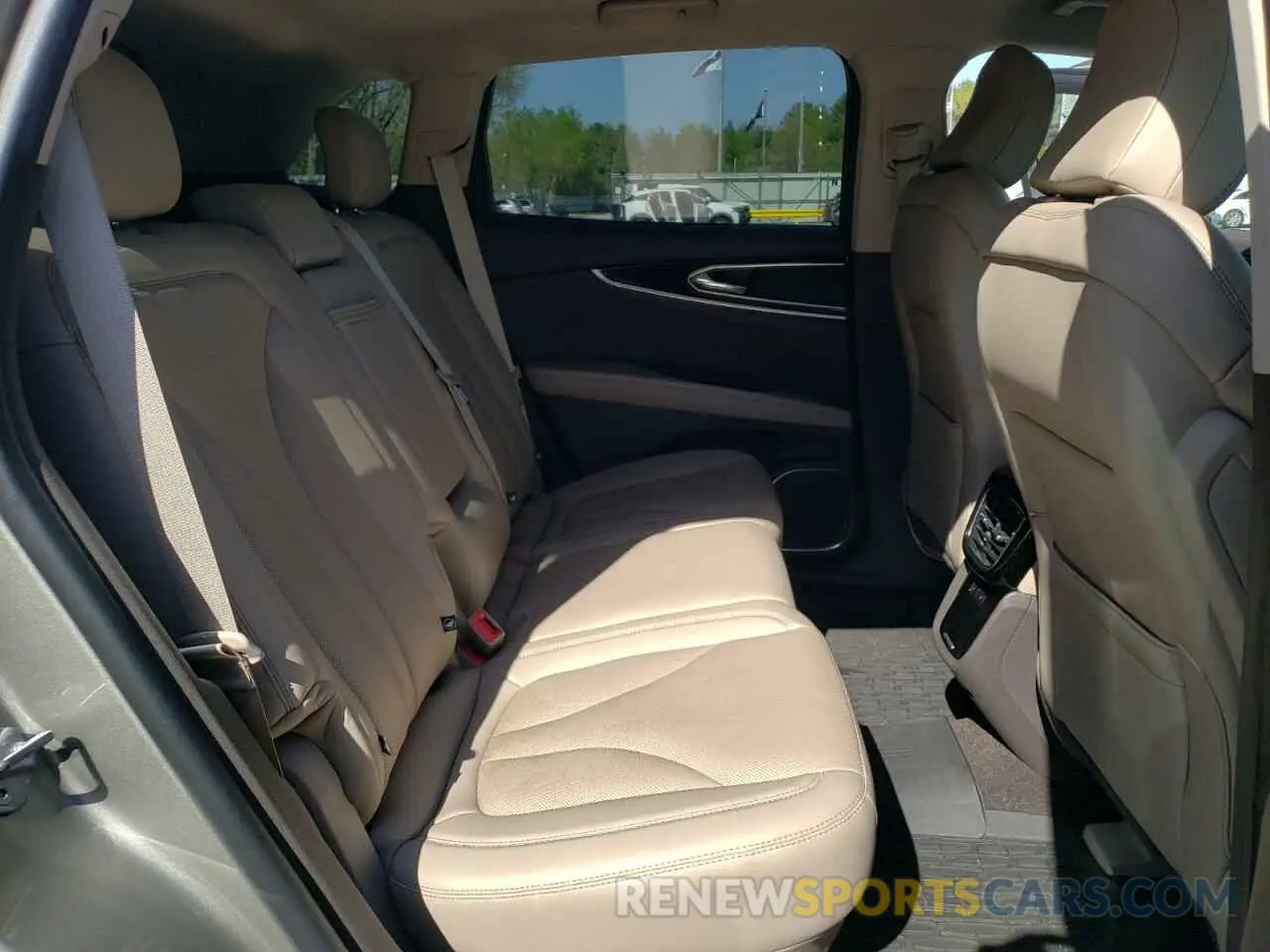11 fotografías del automóvil dañado 2LMPJ8K93PBL17186 LINCOLN NAUTILUS 2023