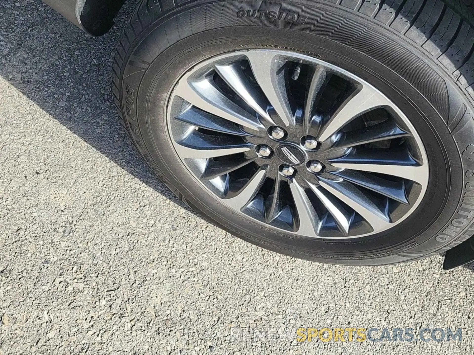 3 fotografías del automóvil dañado 2LMPJ8K98PBL06734 LINCOLN NAUTILUS 2023