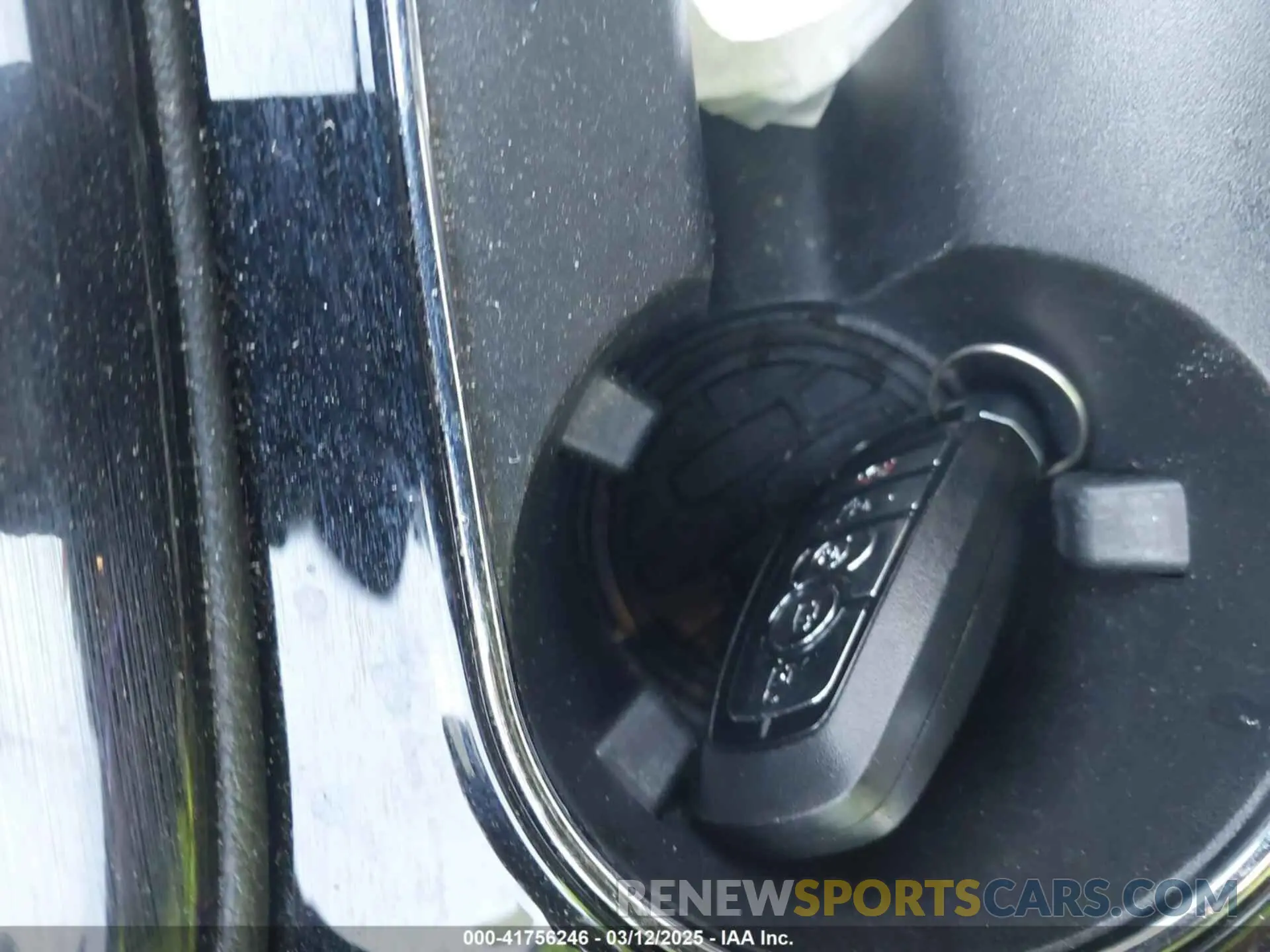 11 fotografías del automóvil dañado 2LMPJ8KP4PBL27398 LINCOLN NAUTILUS 2023