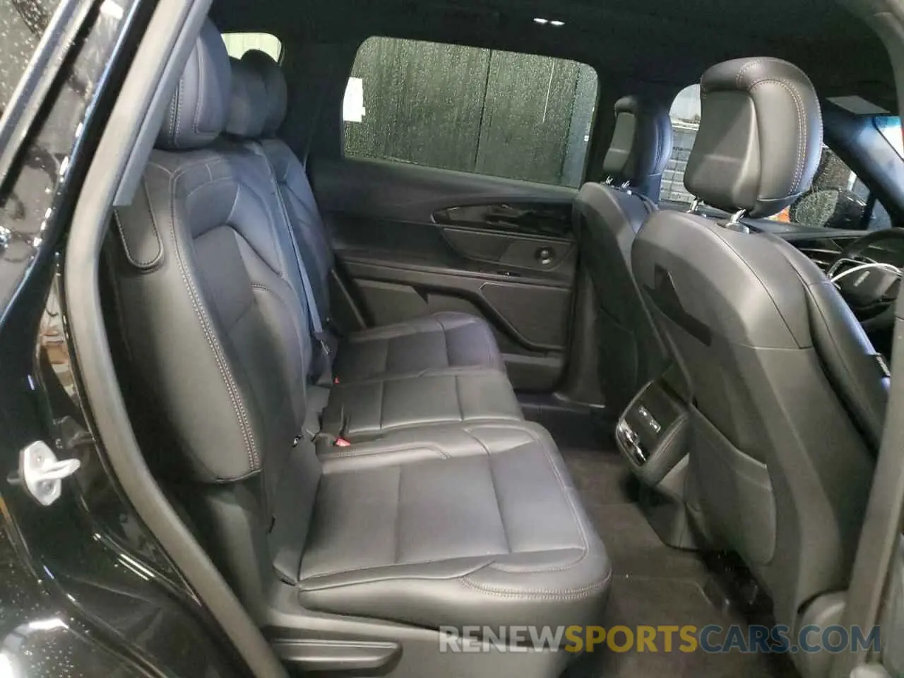 11 fotografías del automóvil dañado 5LMPJ8JA5RJ852393 LINCOLN NAUTILUS P 2024