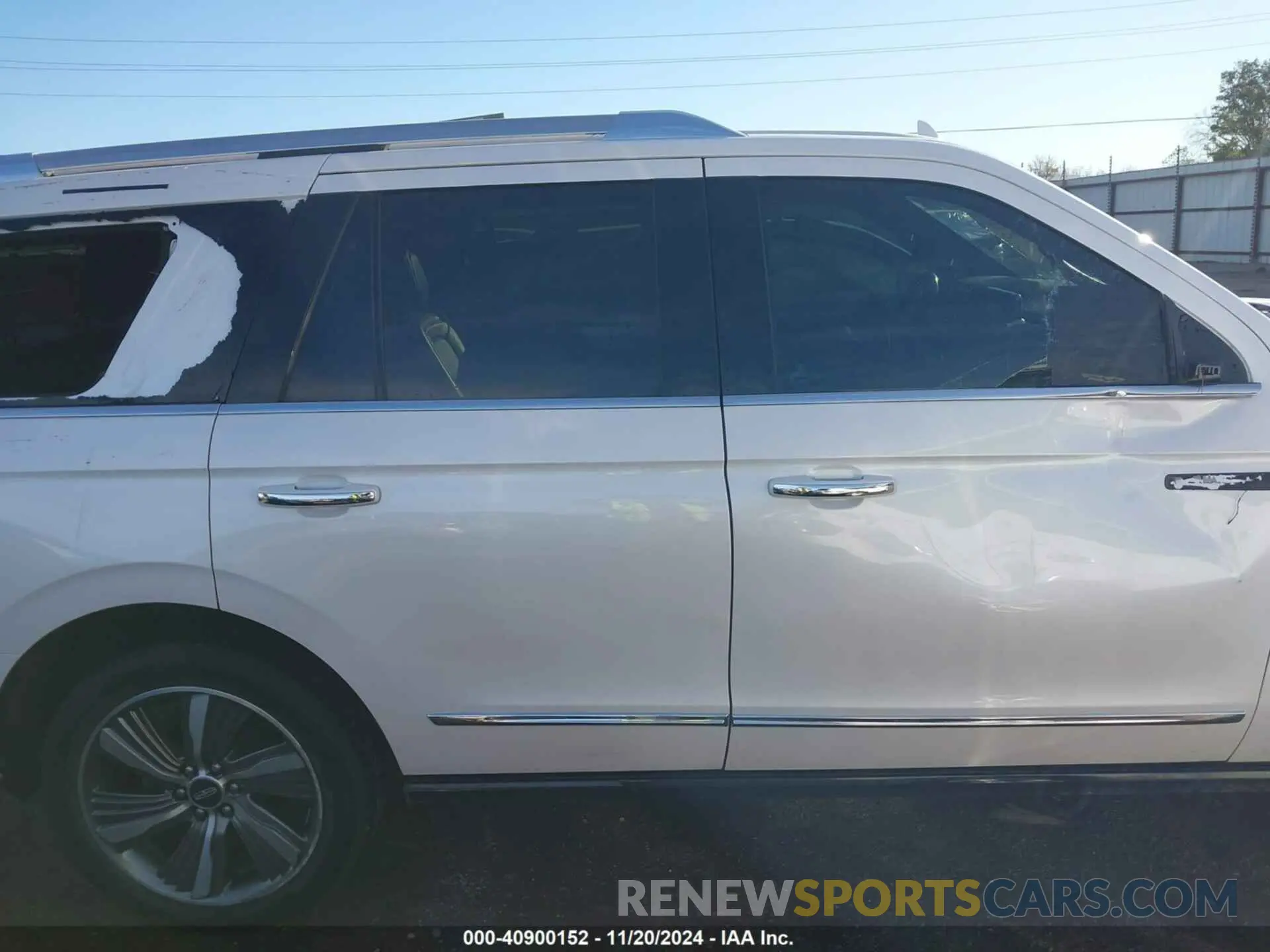 14 fotografías del automóvil dañado 5LMJJ2LT2KEL09194 LINCOLN NAVIGATOR 2019