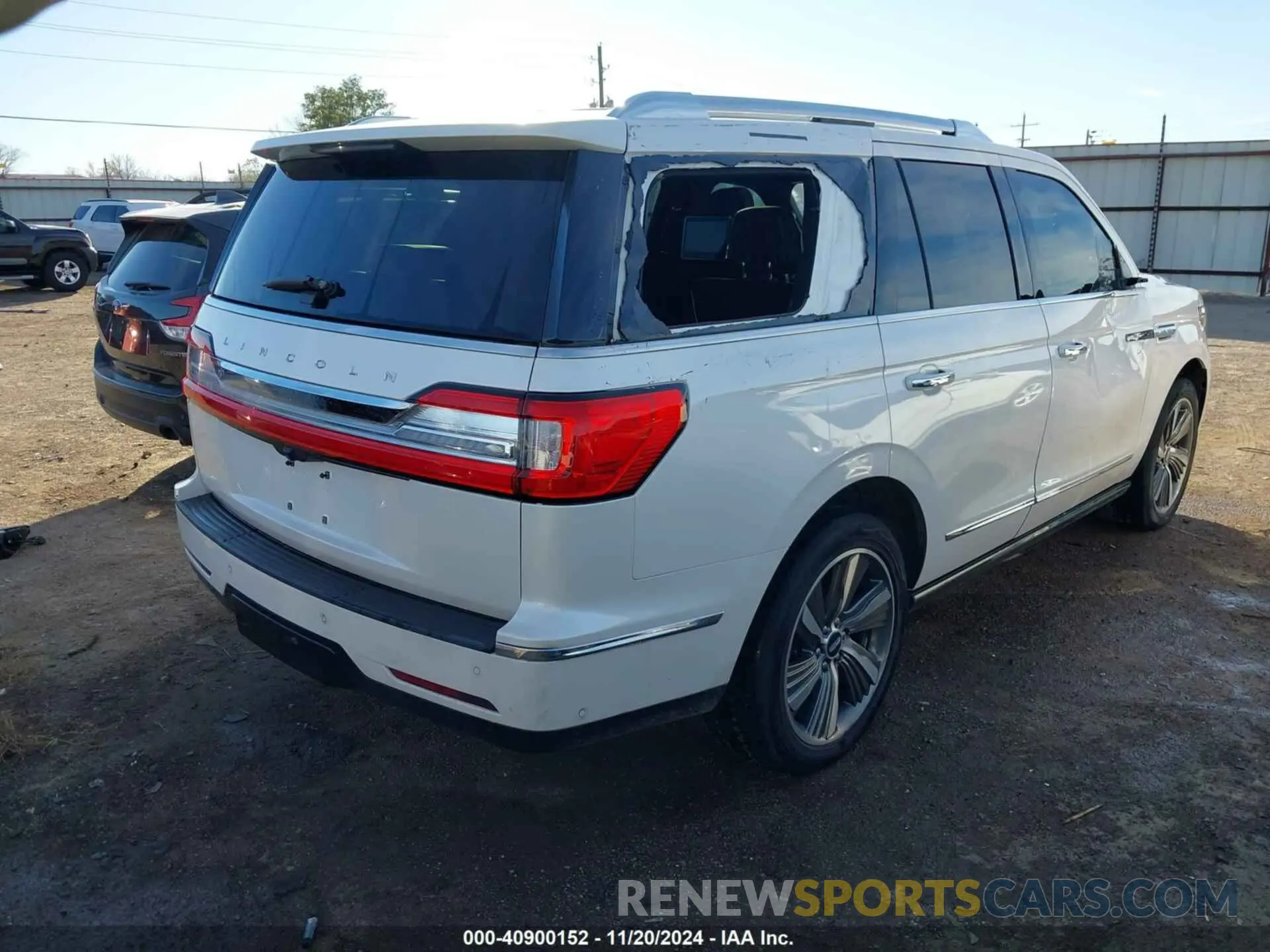 4 fotografías del automóvil dañado 5LMJJ2LT2KEL09194 LINCOLN NAVIGATOR 2019