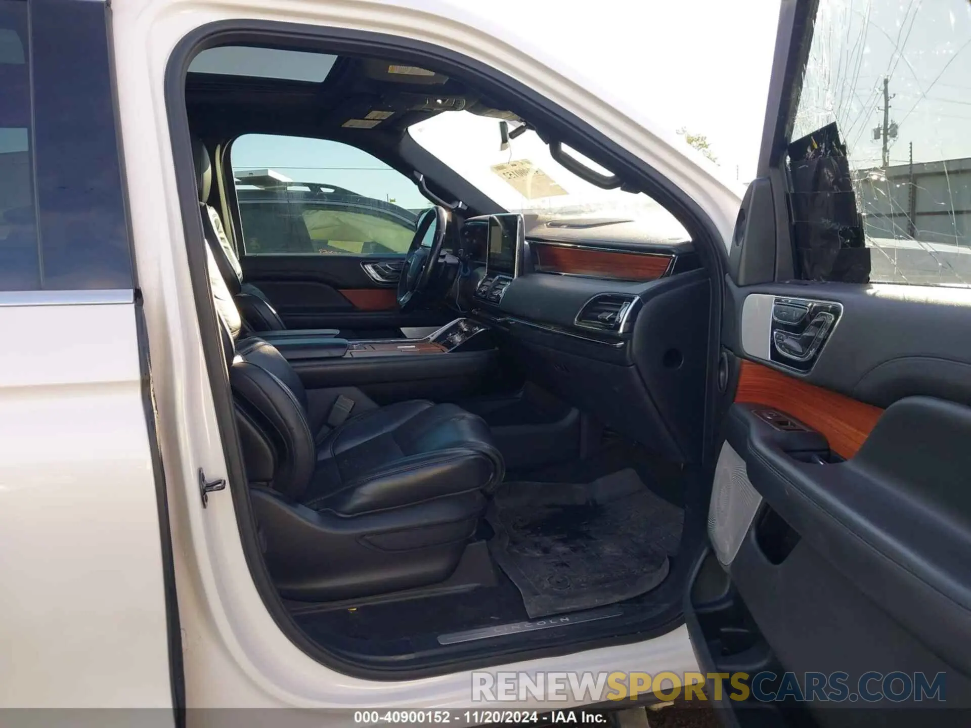 5 fotografías del automóvil dañado 5LMJJ2LT2KEL09194 LINCOLN NAVIGATOR 2019