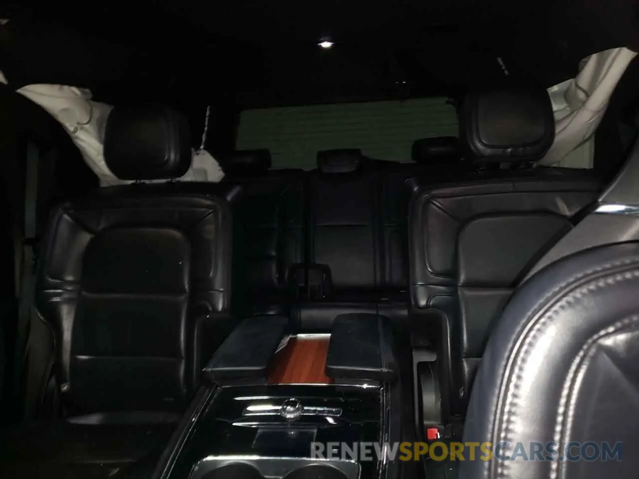 10 fotografías del automóvil dañado 5LMJJ2LT5KEL17211 LINCOLN NAVIGATOR 2019