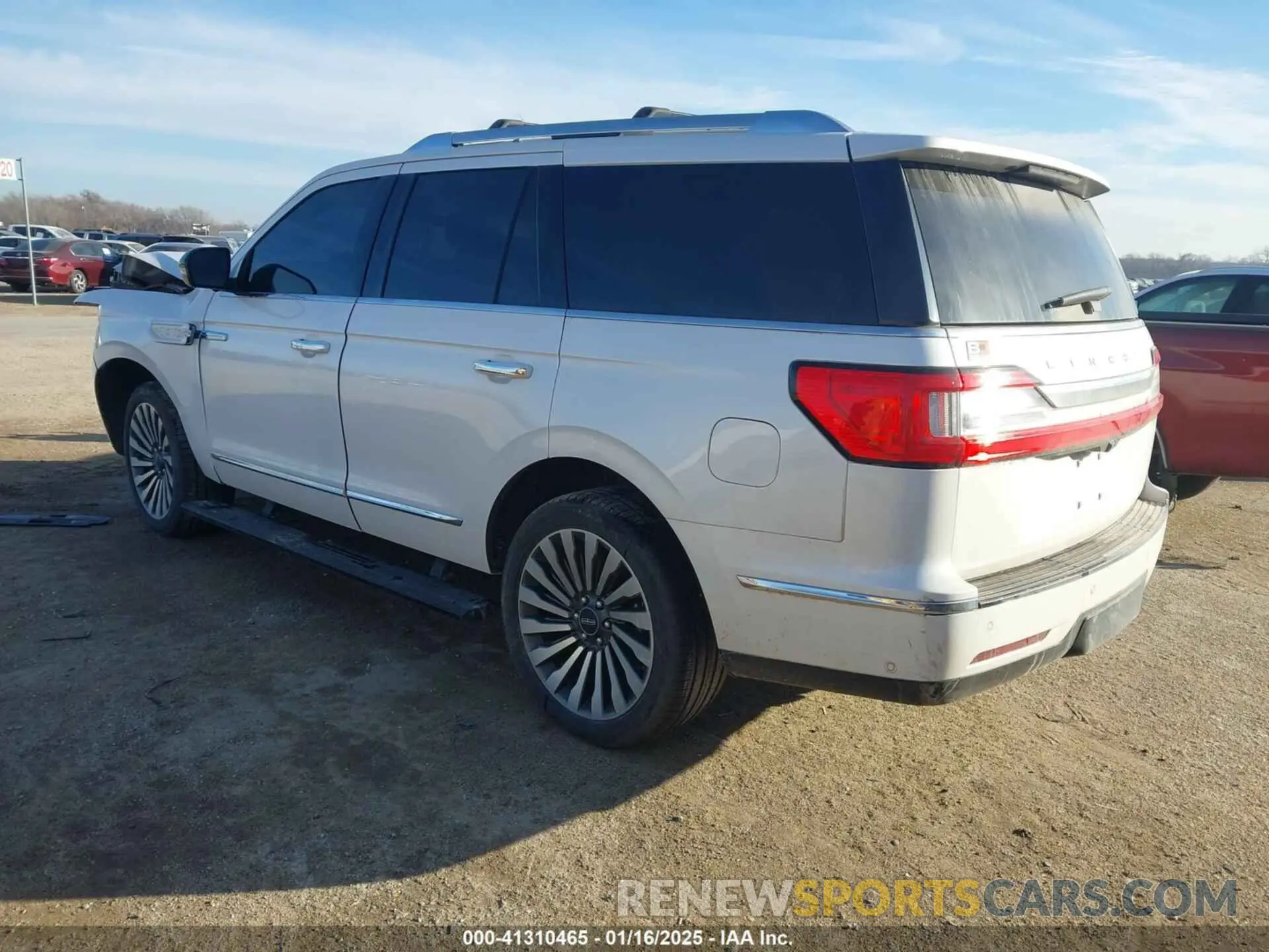 3 fotografías del automóvil dañado 5LMJJ2LT7KEL17842 LINCOLN NAVIGATOR 2019